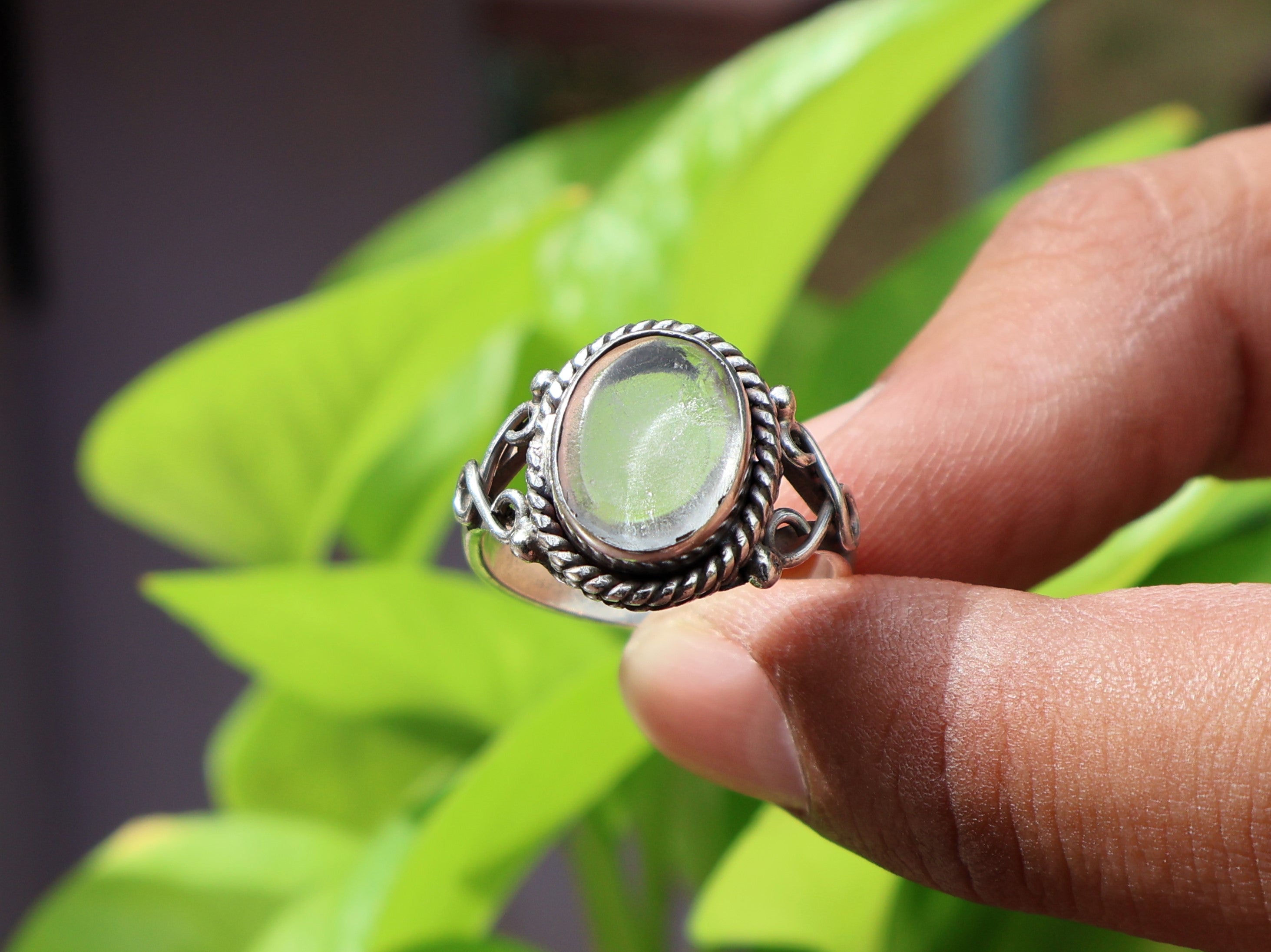 Ovaler Bergkristall-Ring Minimalistischer Ring 925er Silberring Handgemachter zarter Ring Geschenk für Sie Damenring