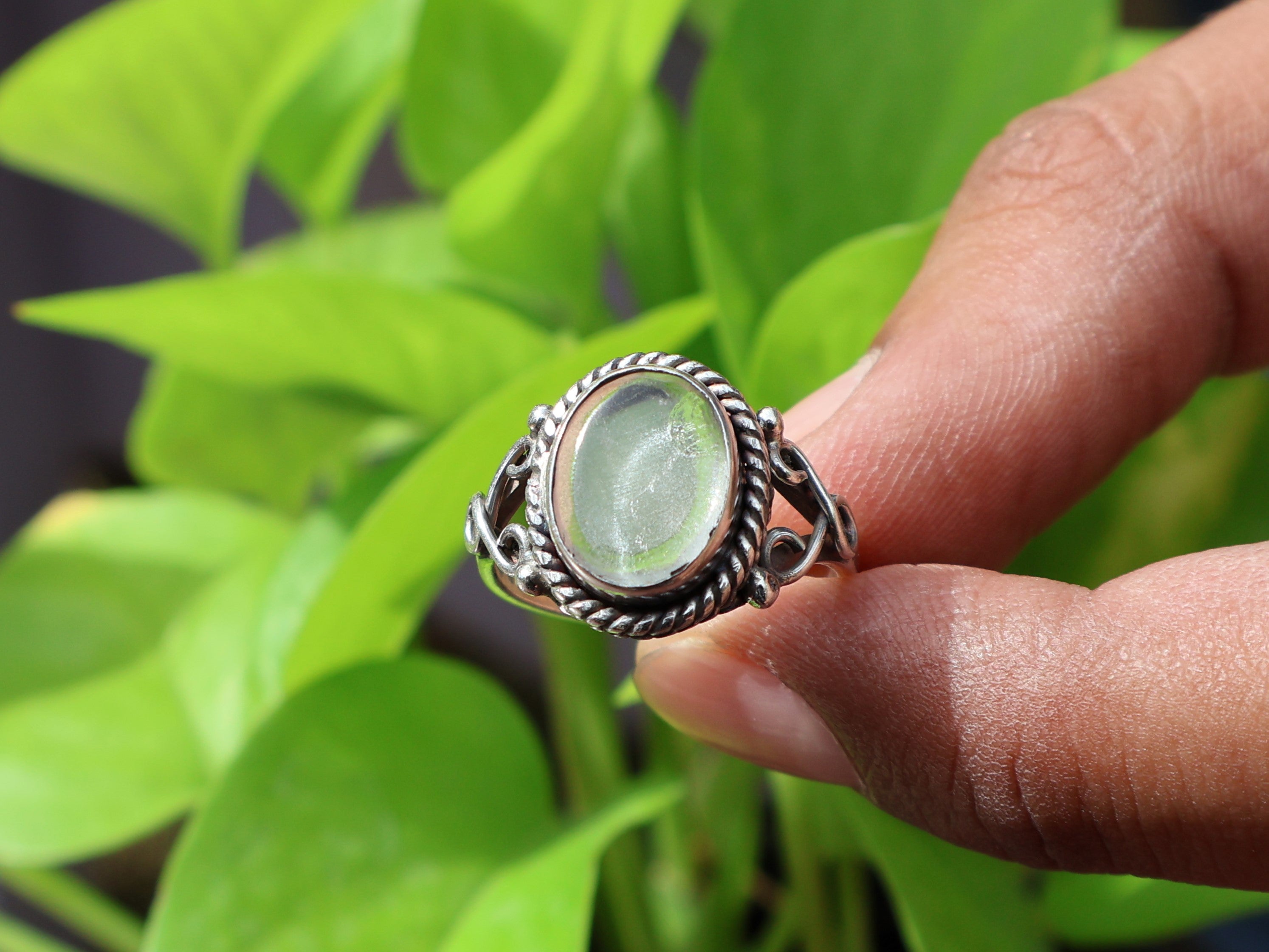 Ovaler Bergkristall-Ring Minimalistischer Ring 925er Silberring Handgemachter zarter Ring Geschenk für Sie Damenring