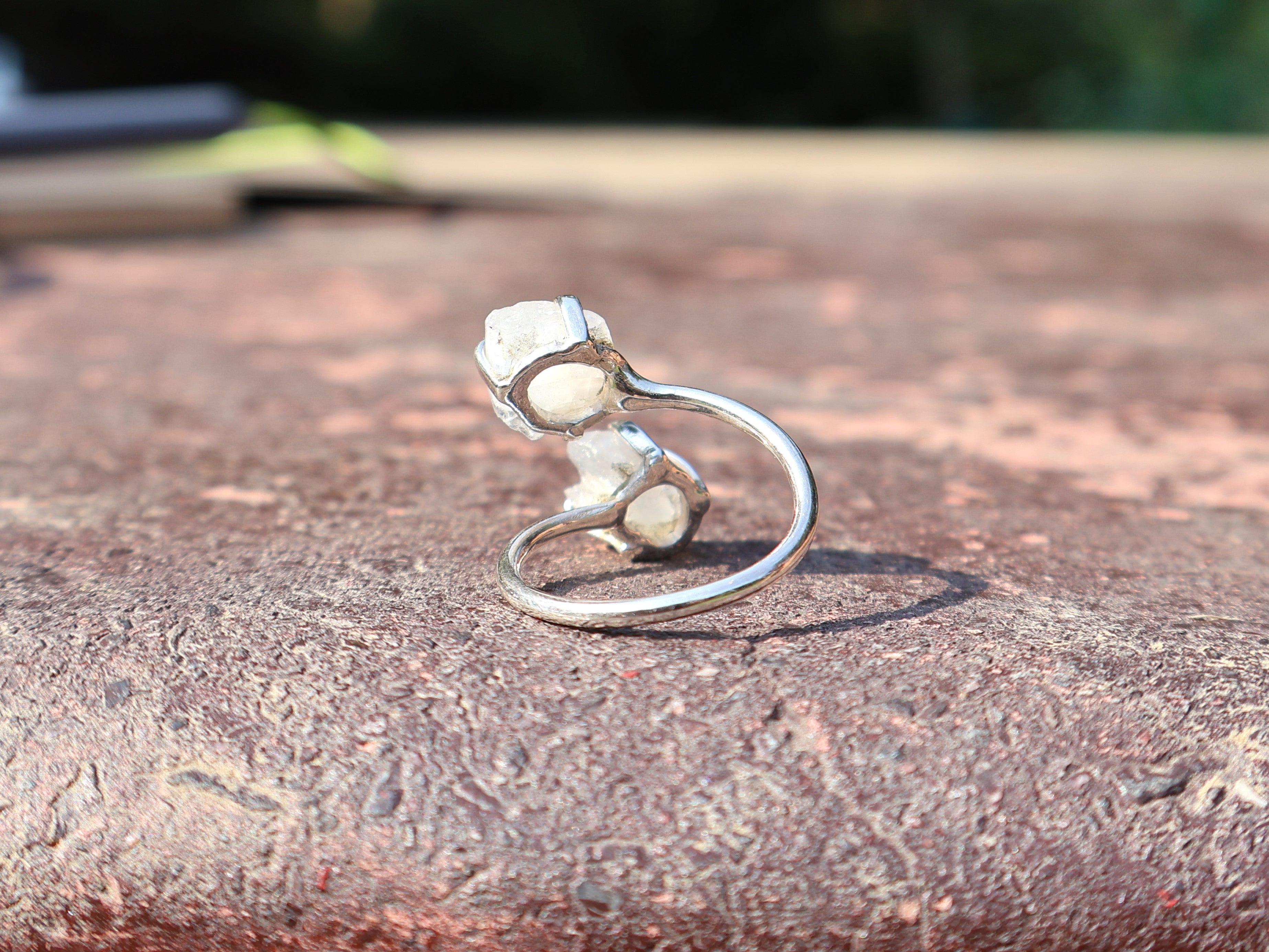 Unpolierter Regenbogenmondstein-Ring, 925er Sterlingsilber-Ring, Damenring, handgefertigter Silberring, Geschenk für sie