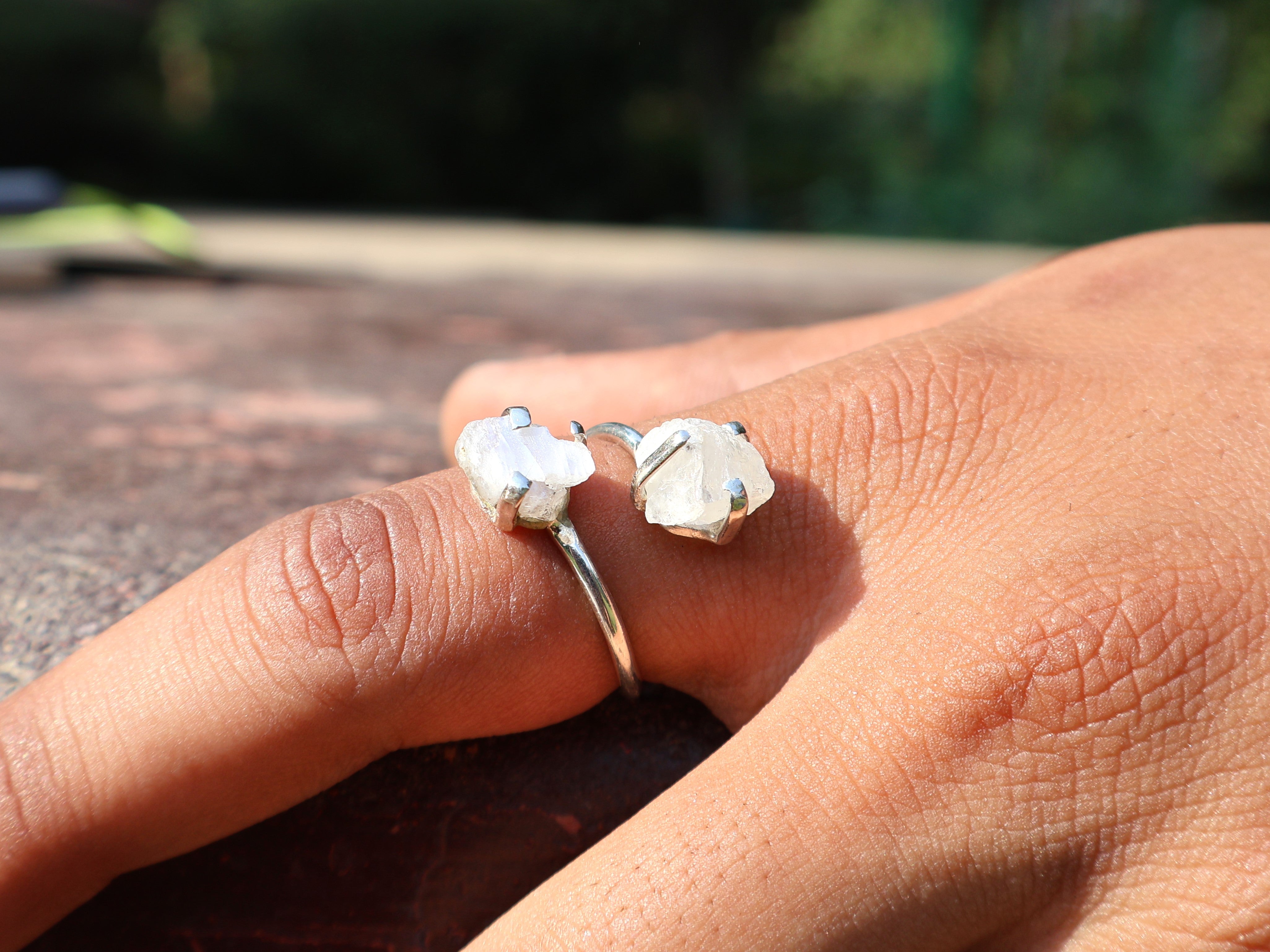 Unpolierter Regenbogenmondstein-Ring, 925er Sterlingsilber-Ring, Damenring, handgefertigter Silberring, Geschenk für sie