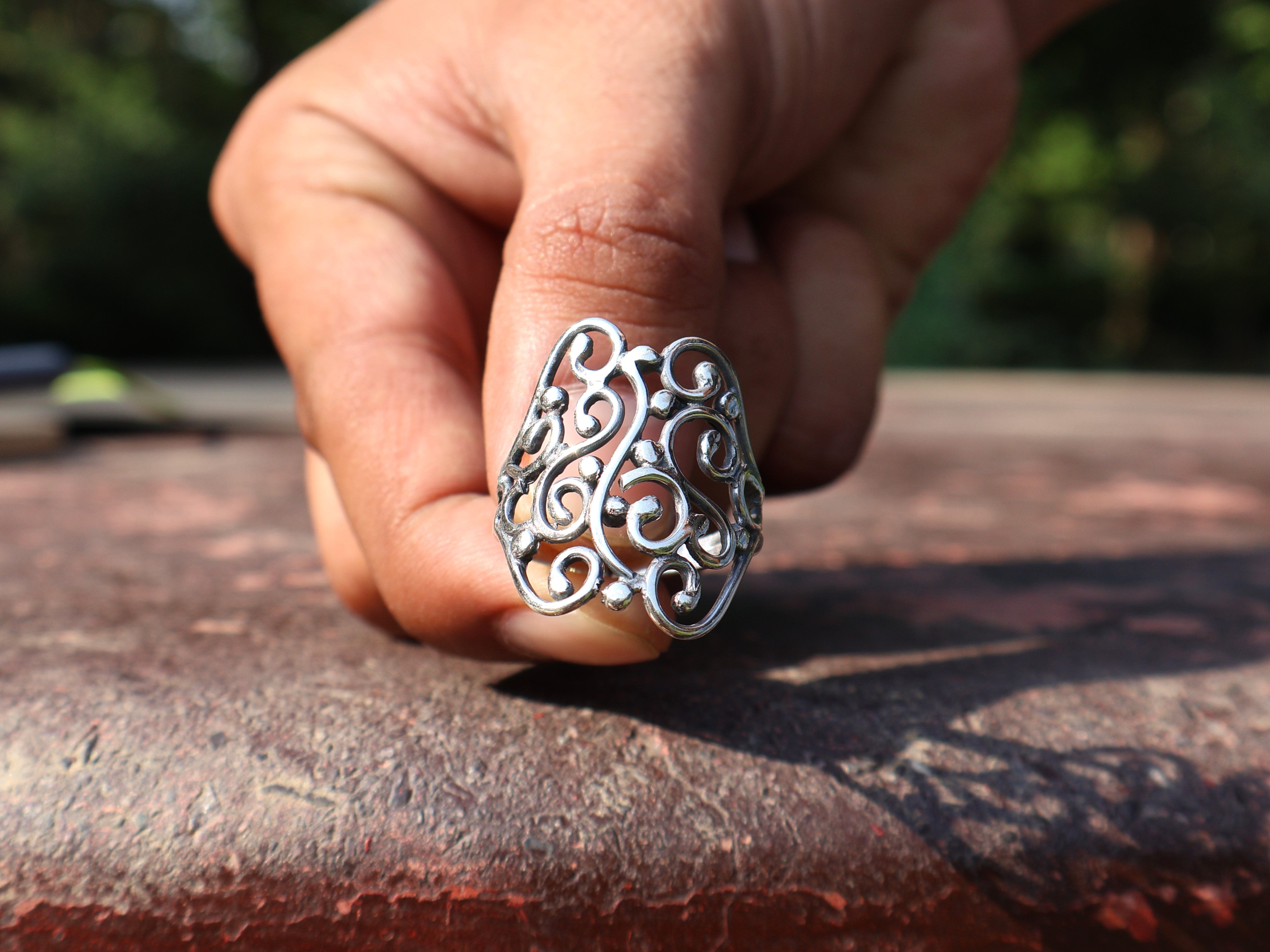 Handgemachter Bandring 925er massiver Sterlingsilberring Einzigartiger Designring Alltagsring Geschenk für sie