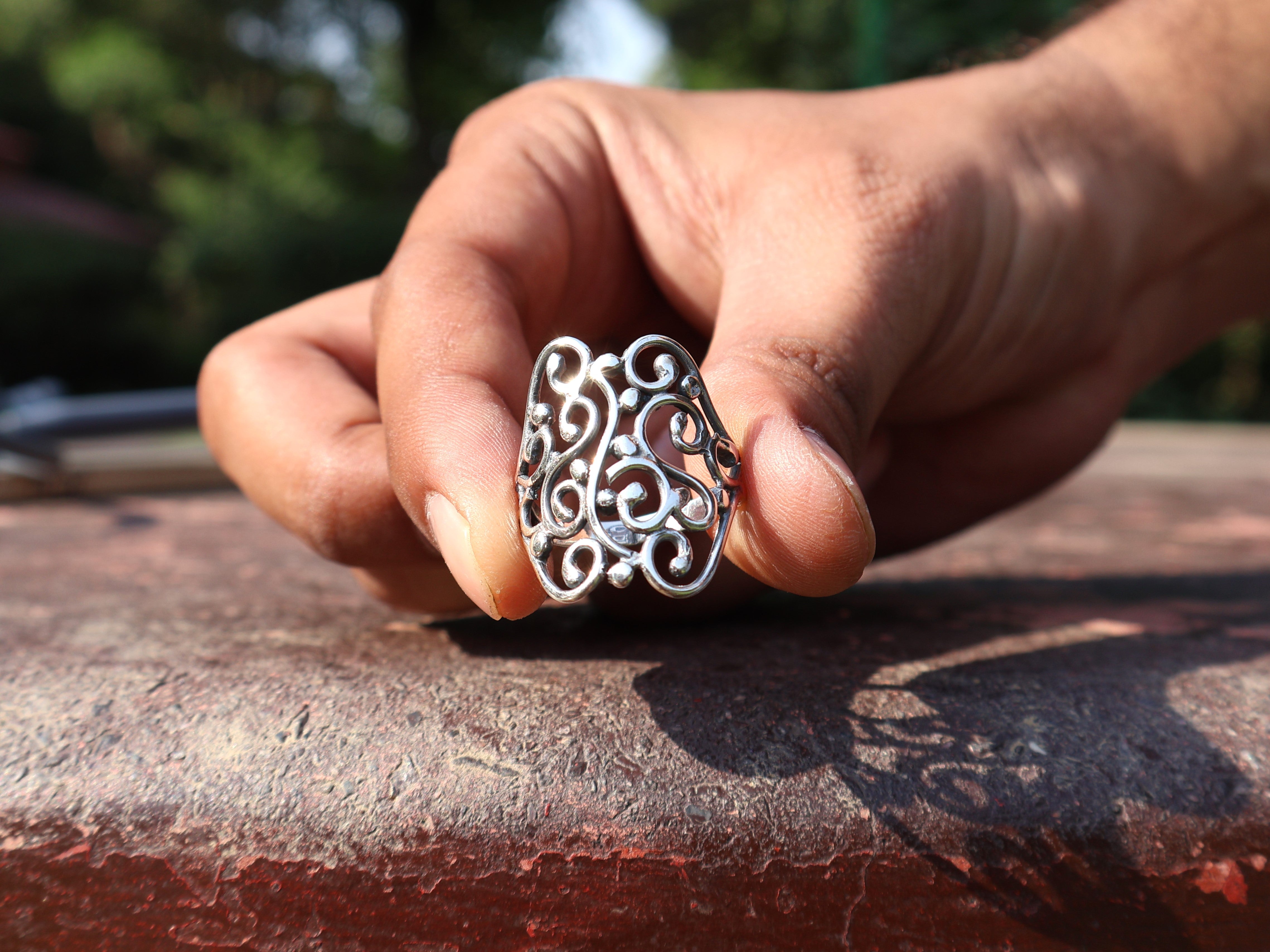 Handgemachter Bandring 925er massiver Sterlingsilberring Einzigartiger Designring Alltagsring Geschenk für sie