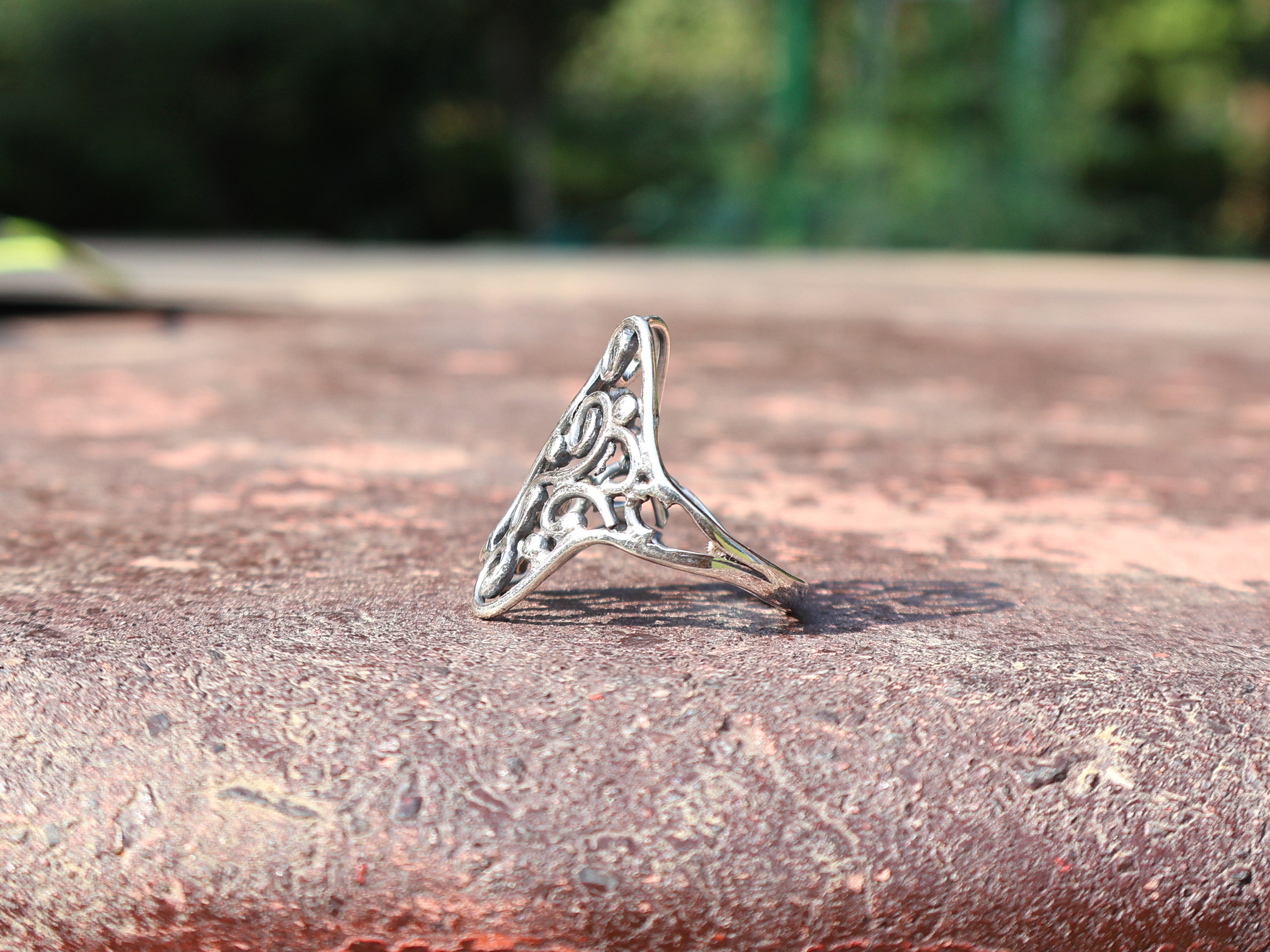 Handgemachter Bandring 925er massiver Sterlingsilberring Einzigartiger Designring Alltagsring Geschenk für sie