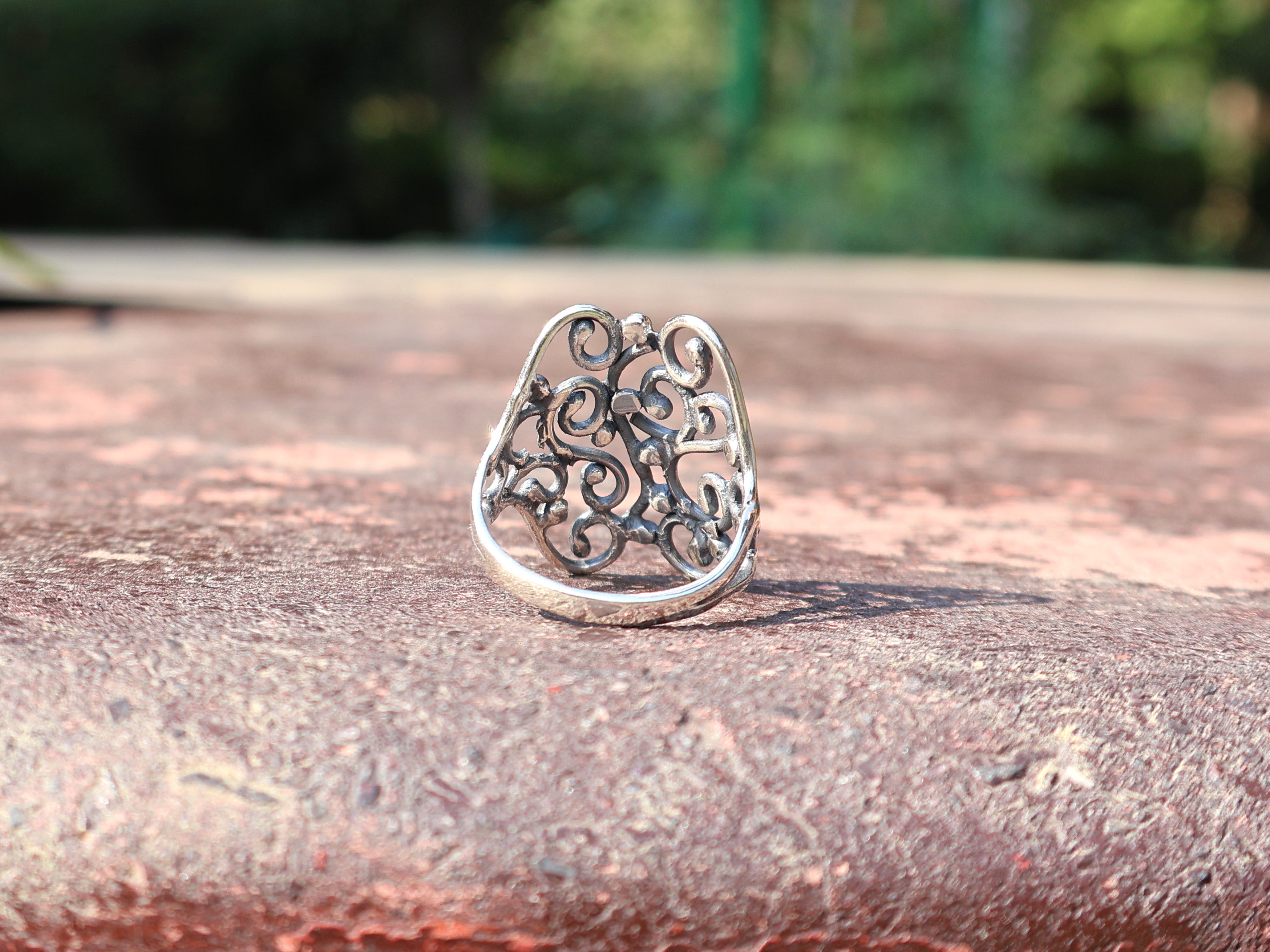 Handgemachter Bandring 925er massiver Sterlingsilberring Einzigartiger Designring Alltagsring Geschenk für sie