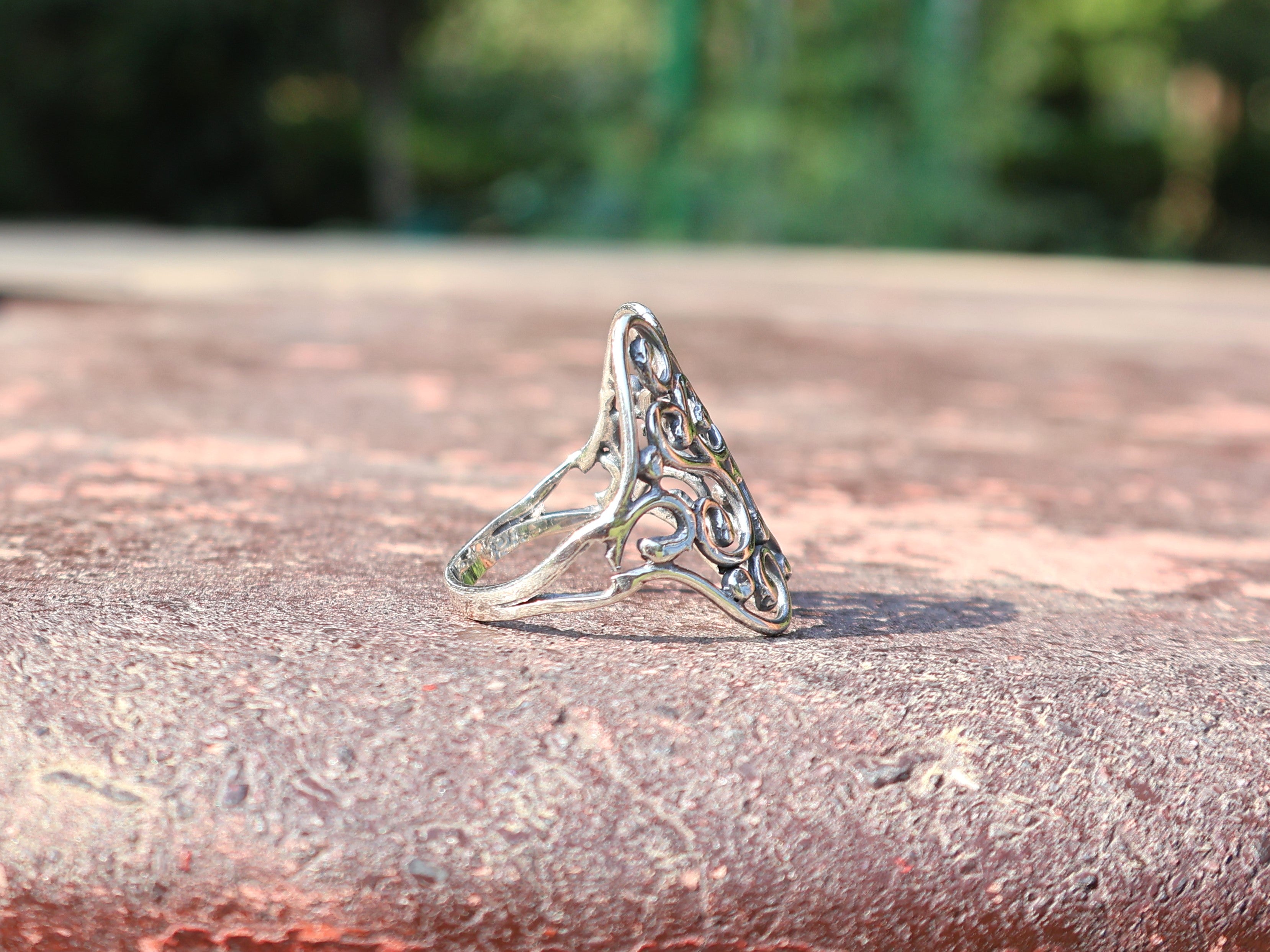 Handgemachter Bandring 925er massiver Sterlingsilberring Einzigartiger Designring Alltagsring Geschenk für sie