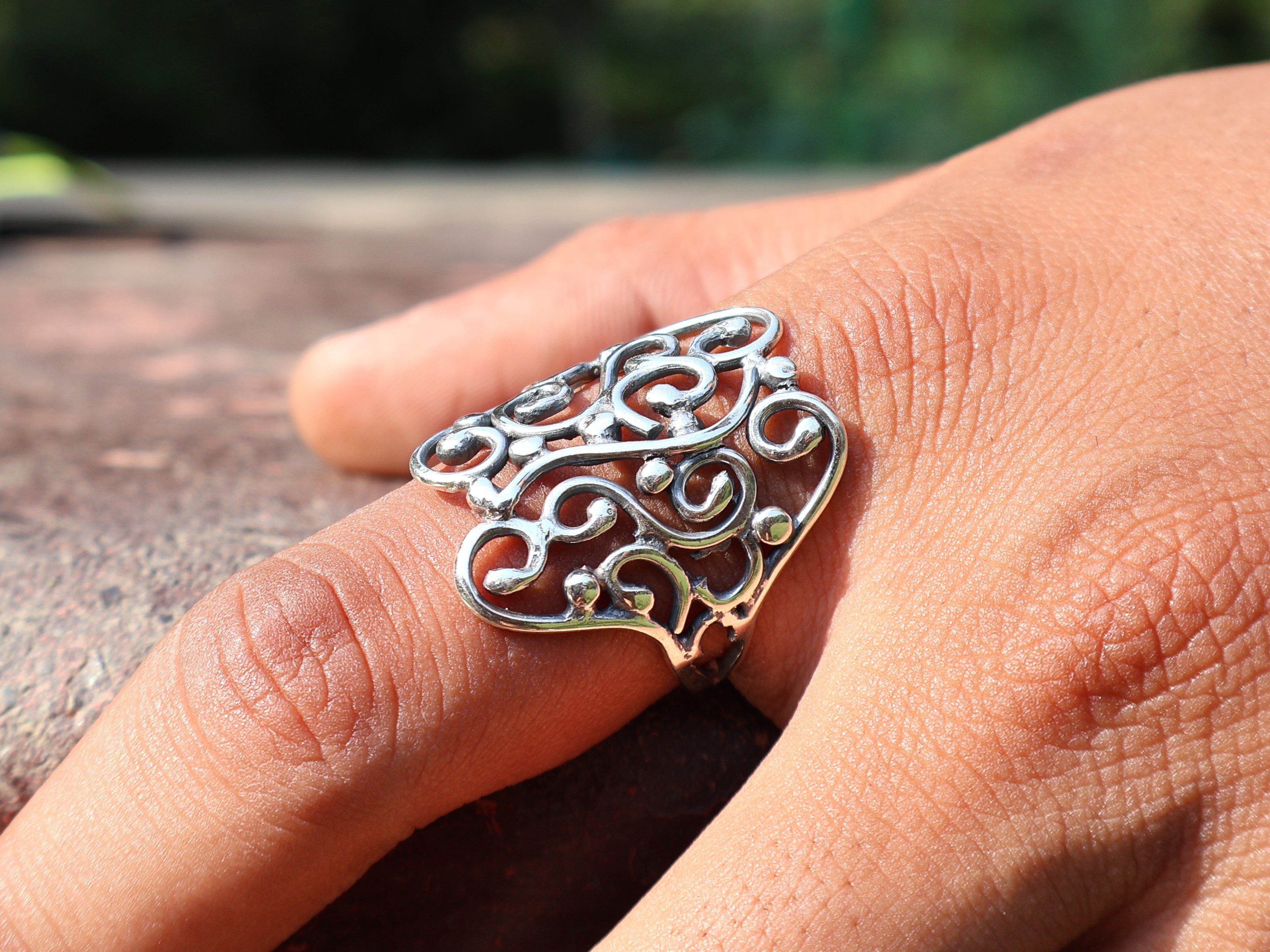 Handgemachter Bandring 925er massiver Sterlingsilberring Einzigartiger Designring Alltagsring Geschenk für sie