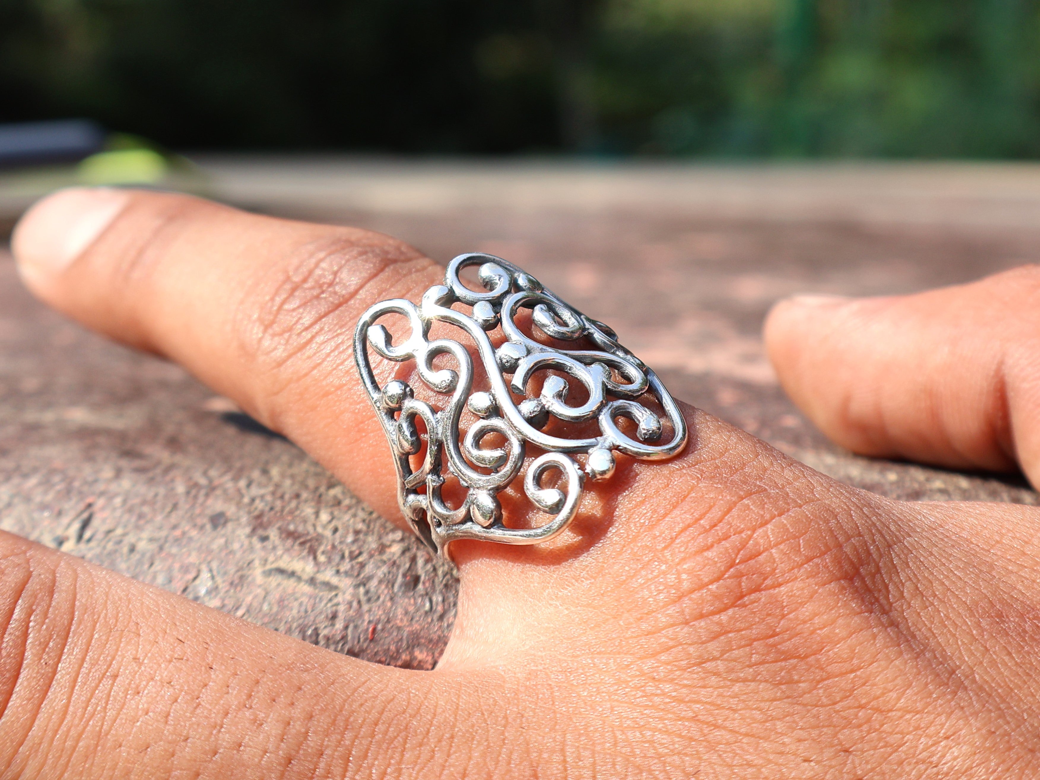 Handgemachter Bandring 925er massiver Sterlingsilberring Einzigartiger Designring Alltagsring Geschenk für sie