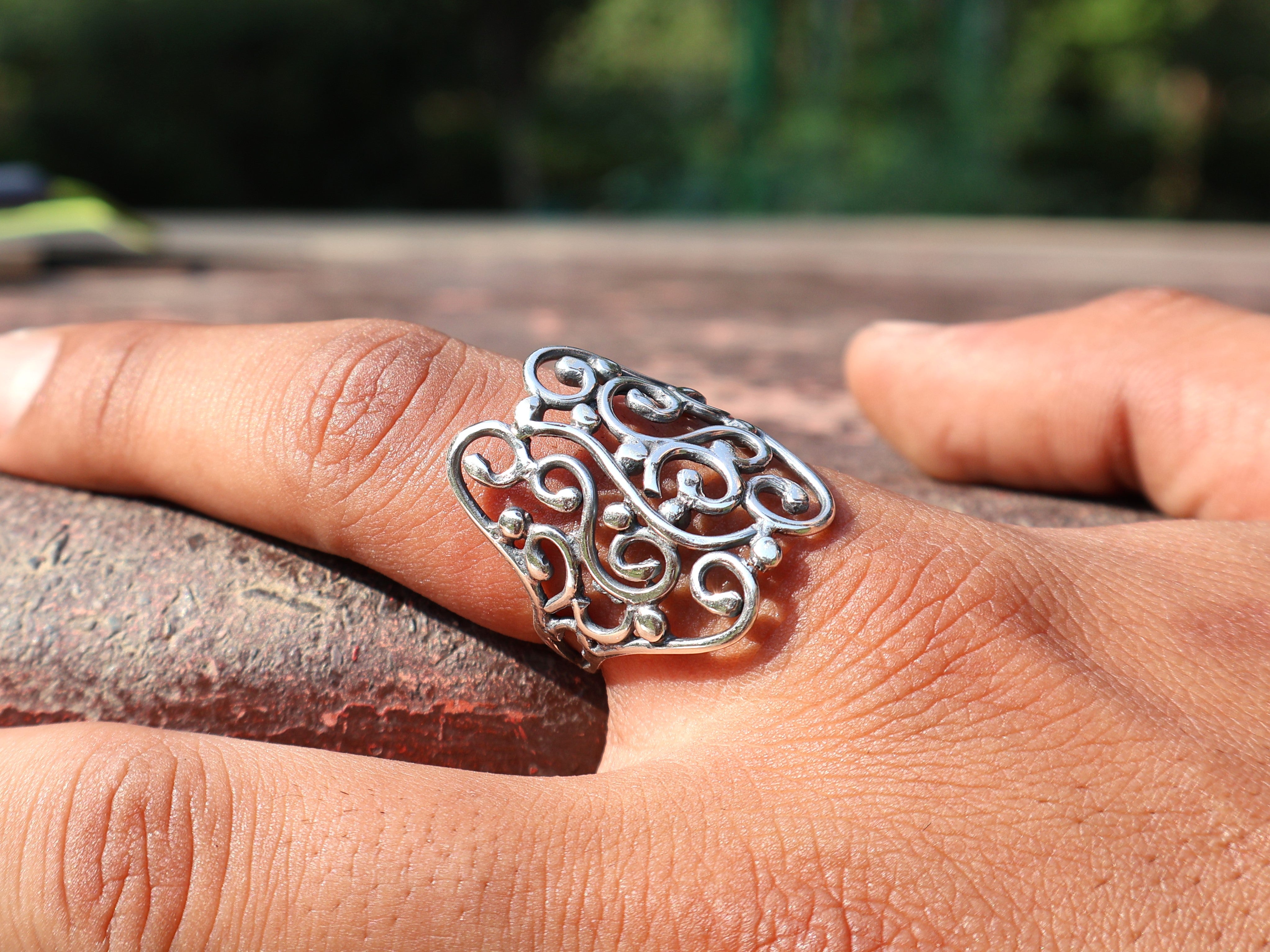 Handgemachter Bandring 925er massiver Sterlingsilberring Einzigartiger Designring Alltagsring Geschenk für sie
