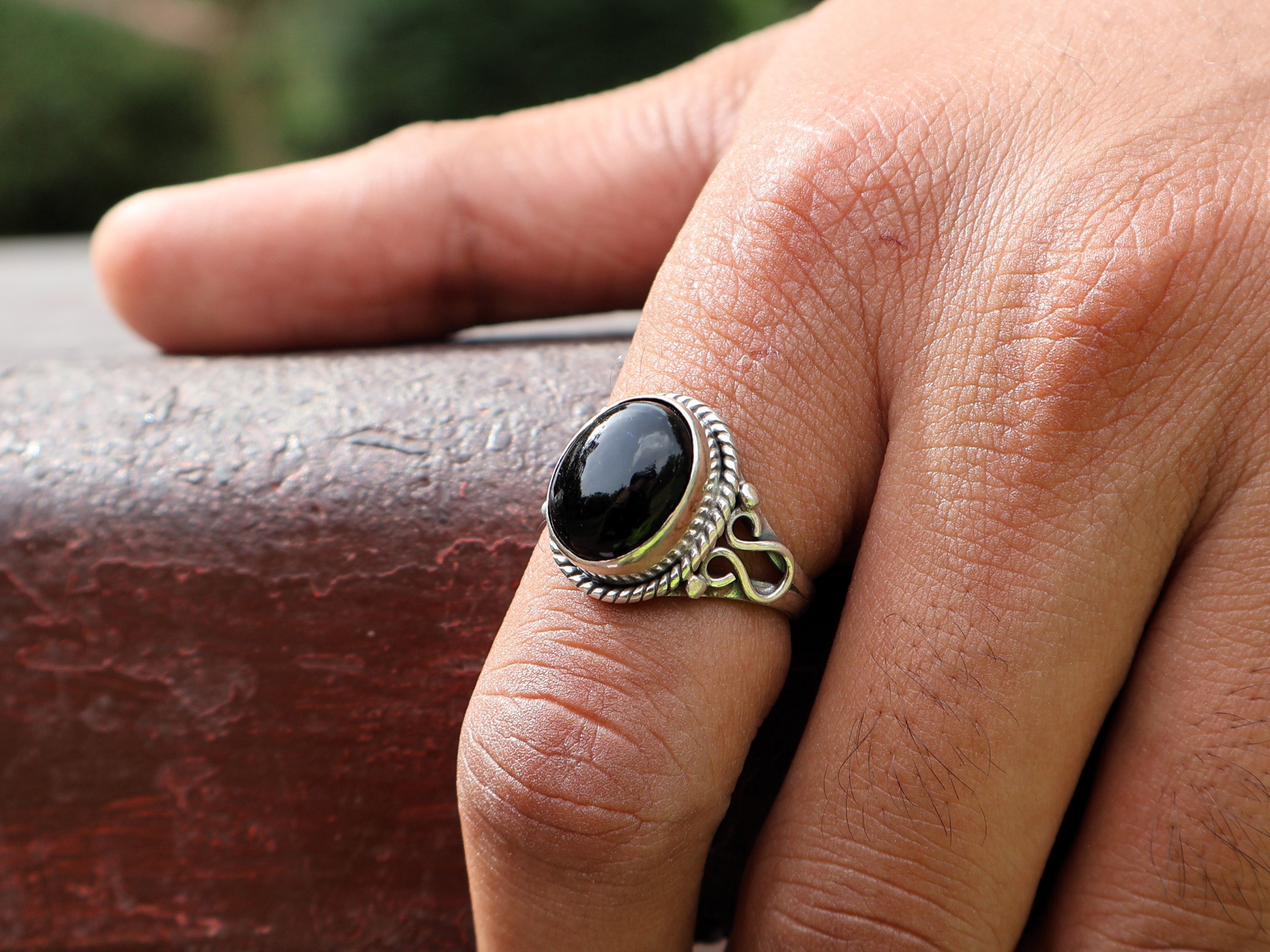 Ring aus 925er Sterlingsilber mit schwarzem Onyx, Edelsteinring, handgemachter ovaler Onyx-Cabochon-Ring, zierlicher Ring, Geschenk für sie
