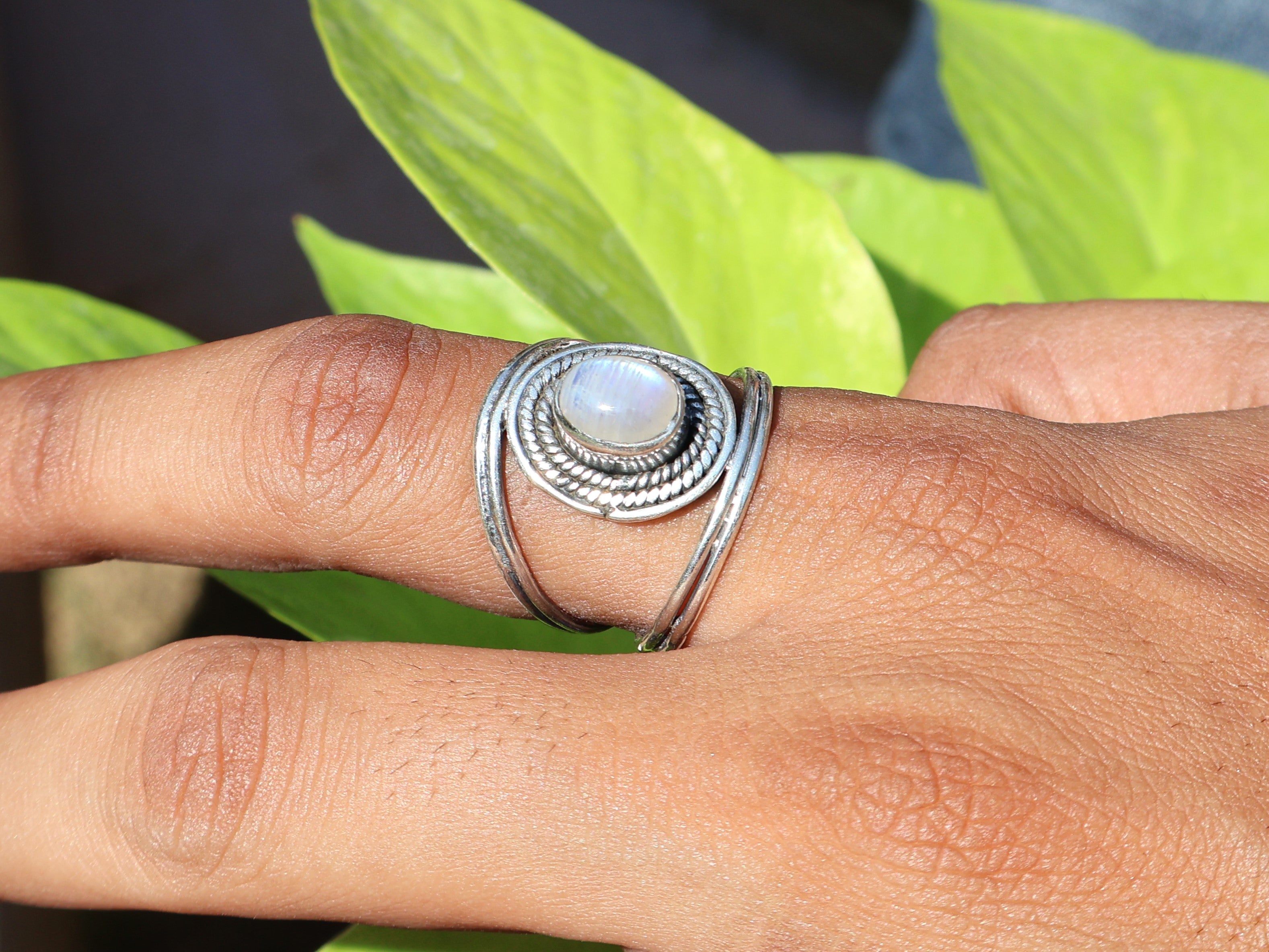 Regenbogen-Mondsteinring Handgefertigt 925 Sterling Silber Ovaler Mondstein Ring Geschenk Für Sie Boho Zierlicher Ring Geschenk Für Sie