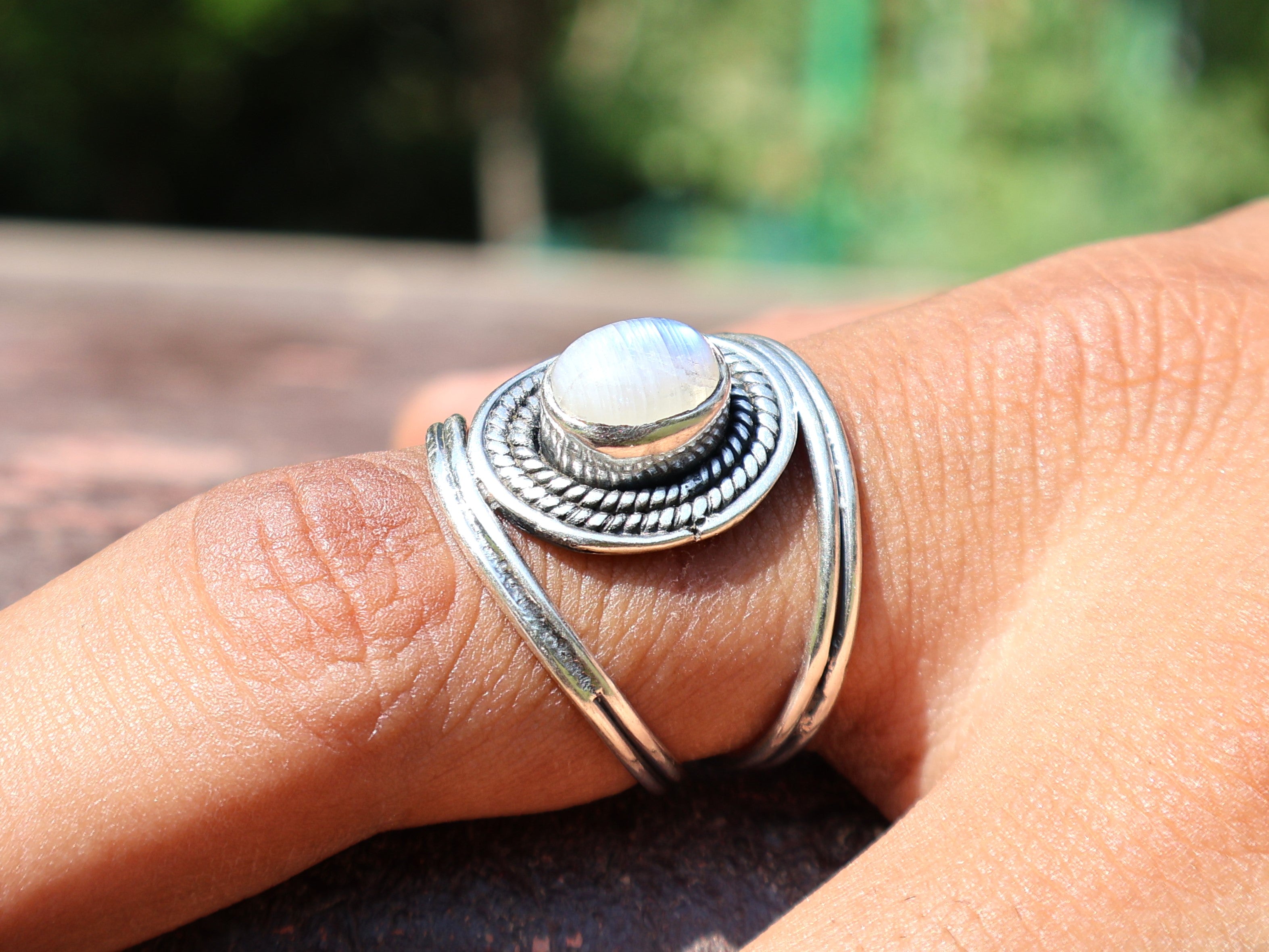 Regenbogen-Mondsteinring Handgefertigt 925 Sterling Silber Ovaler Mondstein Ring Geschenk Für Sie Boho Zierlicher Ring Geschenk Für Sie