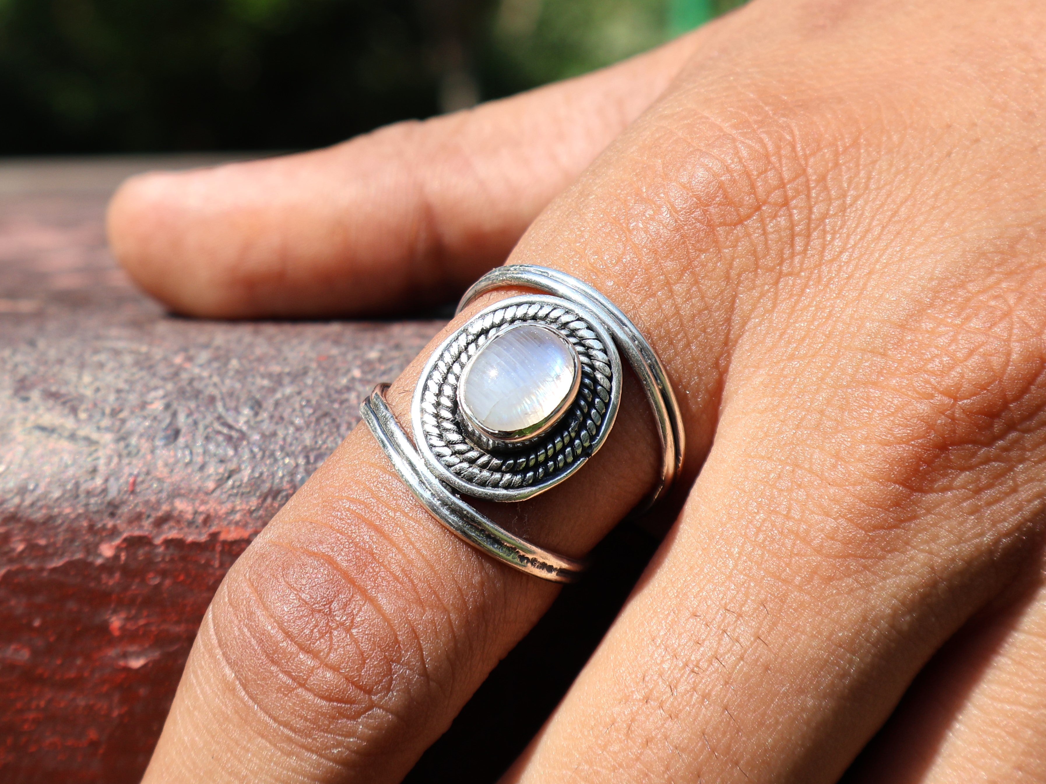 Regenbogen-Mondsteinring Handgefertigt 925 Sterling Silber Ovaler Mondstein Ring Geschenk Für Sie Boho Zierlicher Ring Geschenk Für Sie