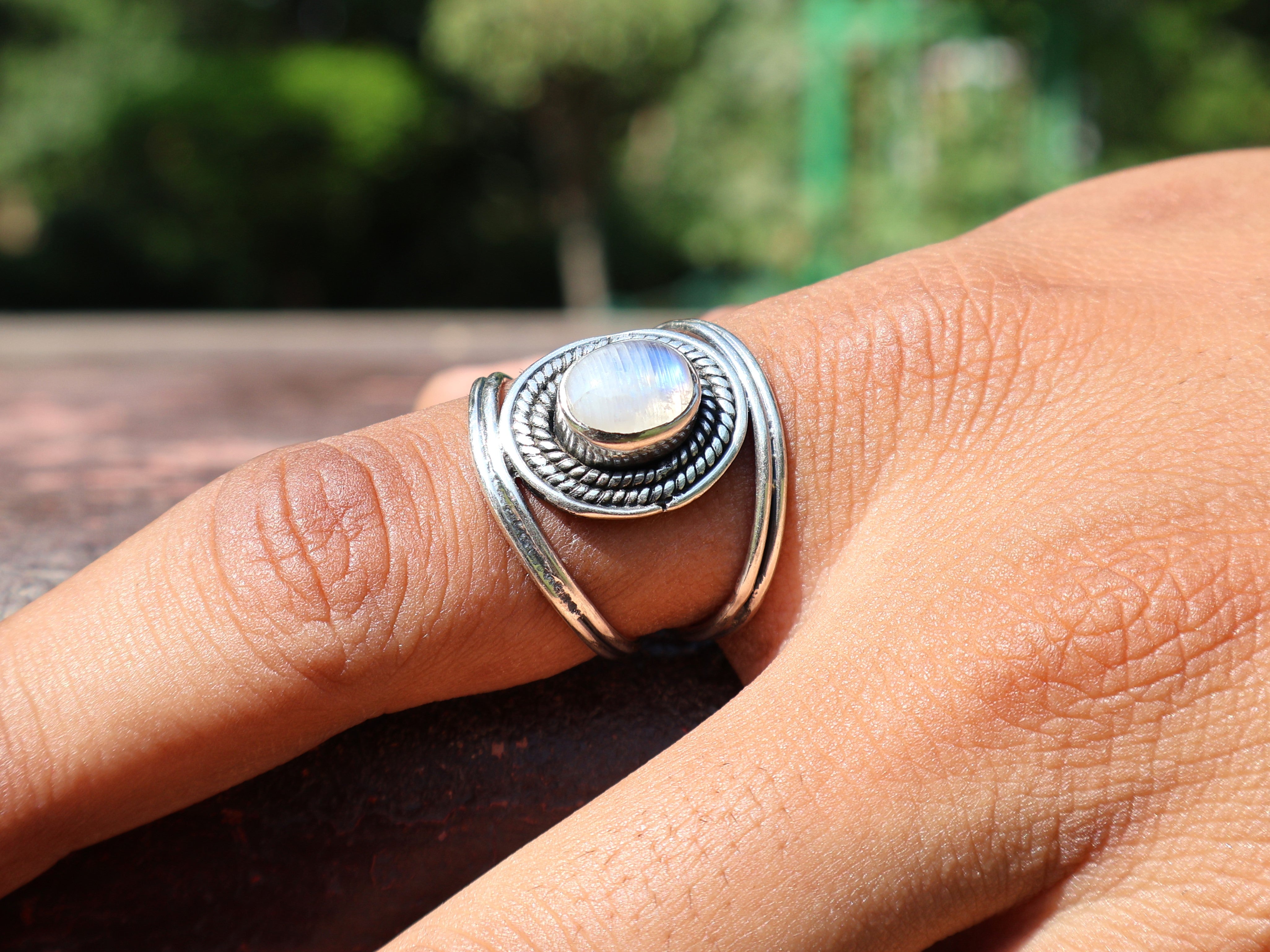 Regenbogen-Mondsteinring Handgefertigt 925 Sterling Silber Ovaler Mondstein Ring Geschenk Für Sie Boho Zierlicher Ring Geschenk Für Sie