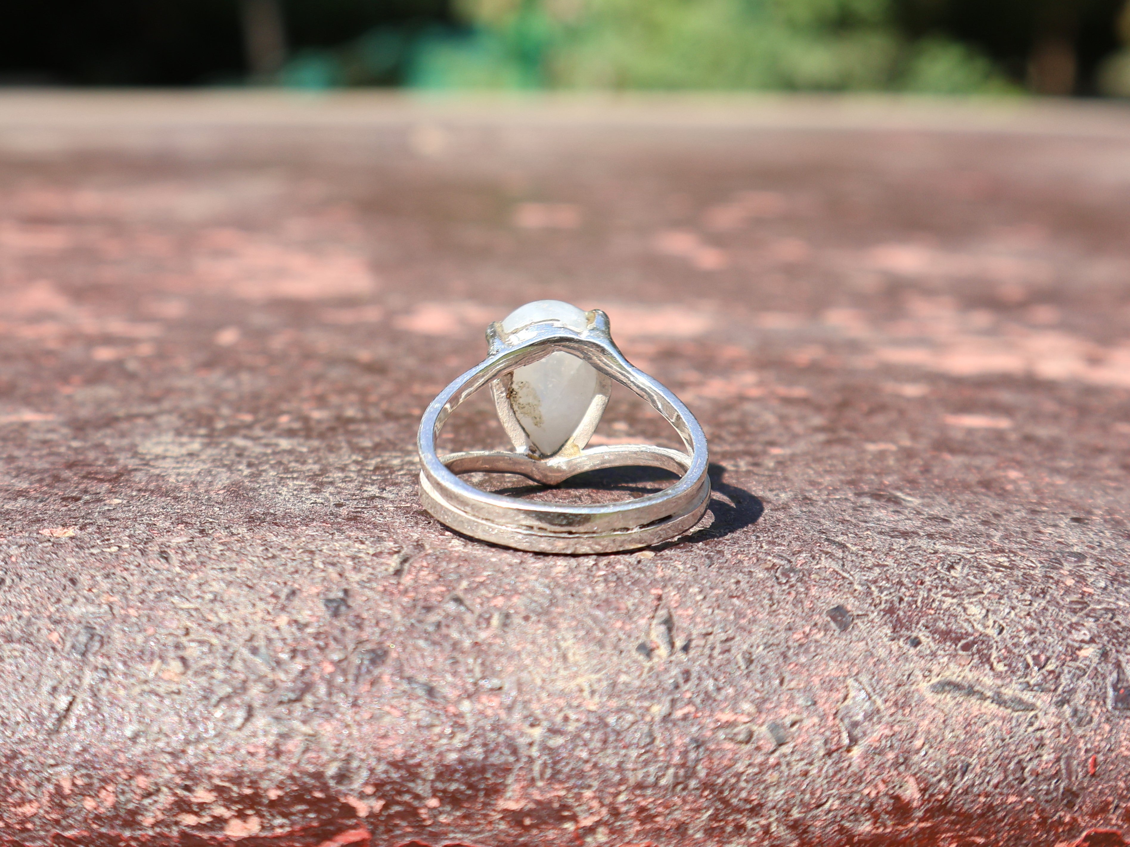 Birnenförmiger Regenbogen-Mondsteinring aus 925er Sterlingsilber, Geschenk für sie, handgefertigter Statement-Ring