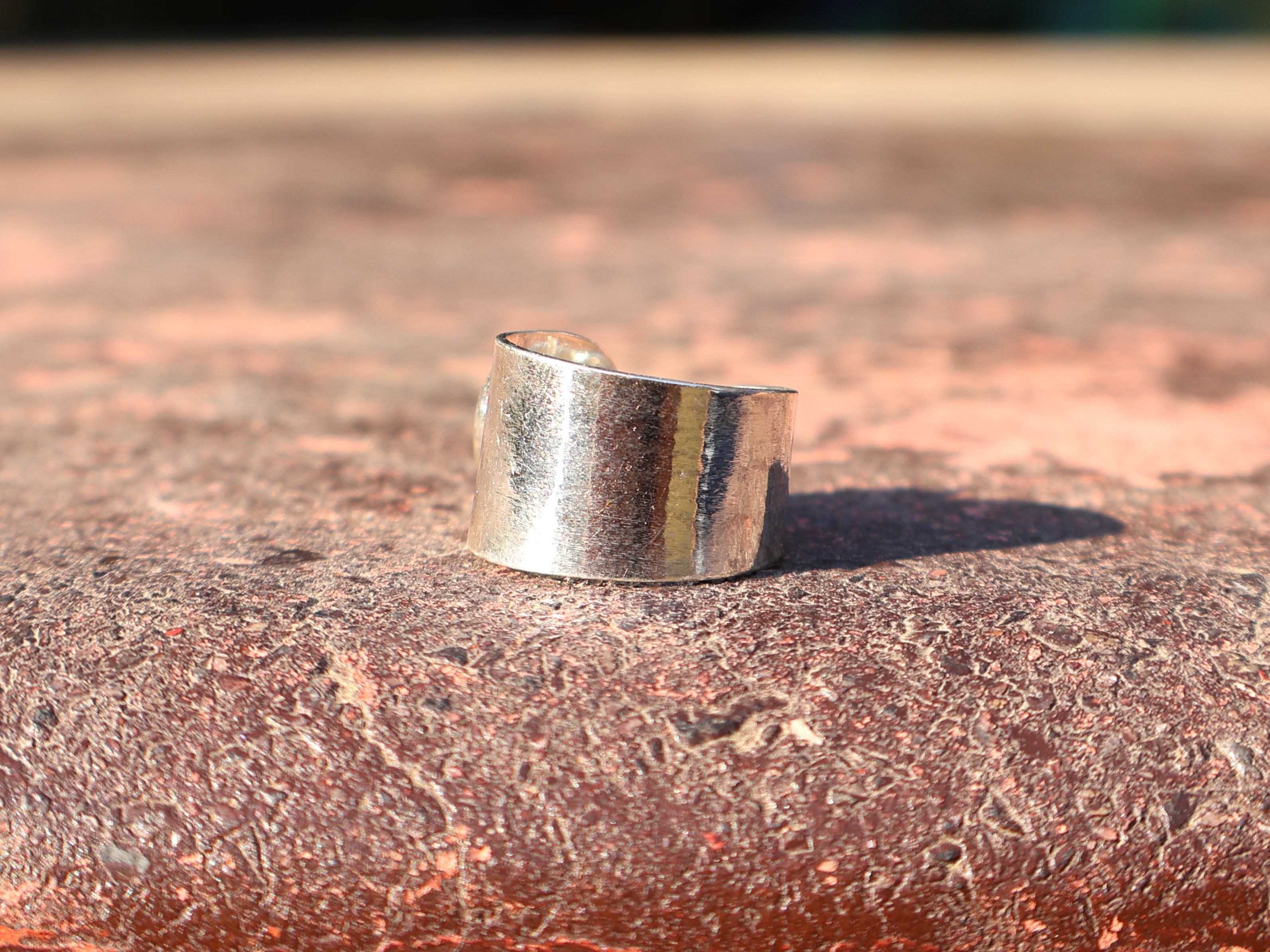 Regenbogenmondstein Silberring Ovaler Mondstein 925 Sterling Ring Damenring Handgemachter Silberring Verlobungsring Gehämmerter Ring