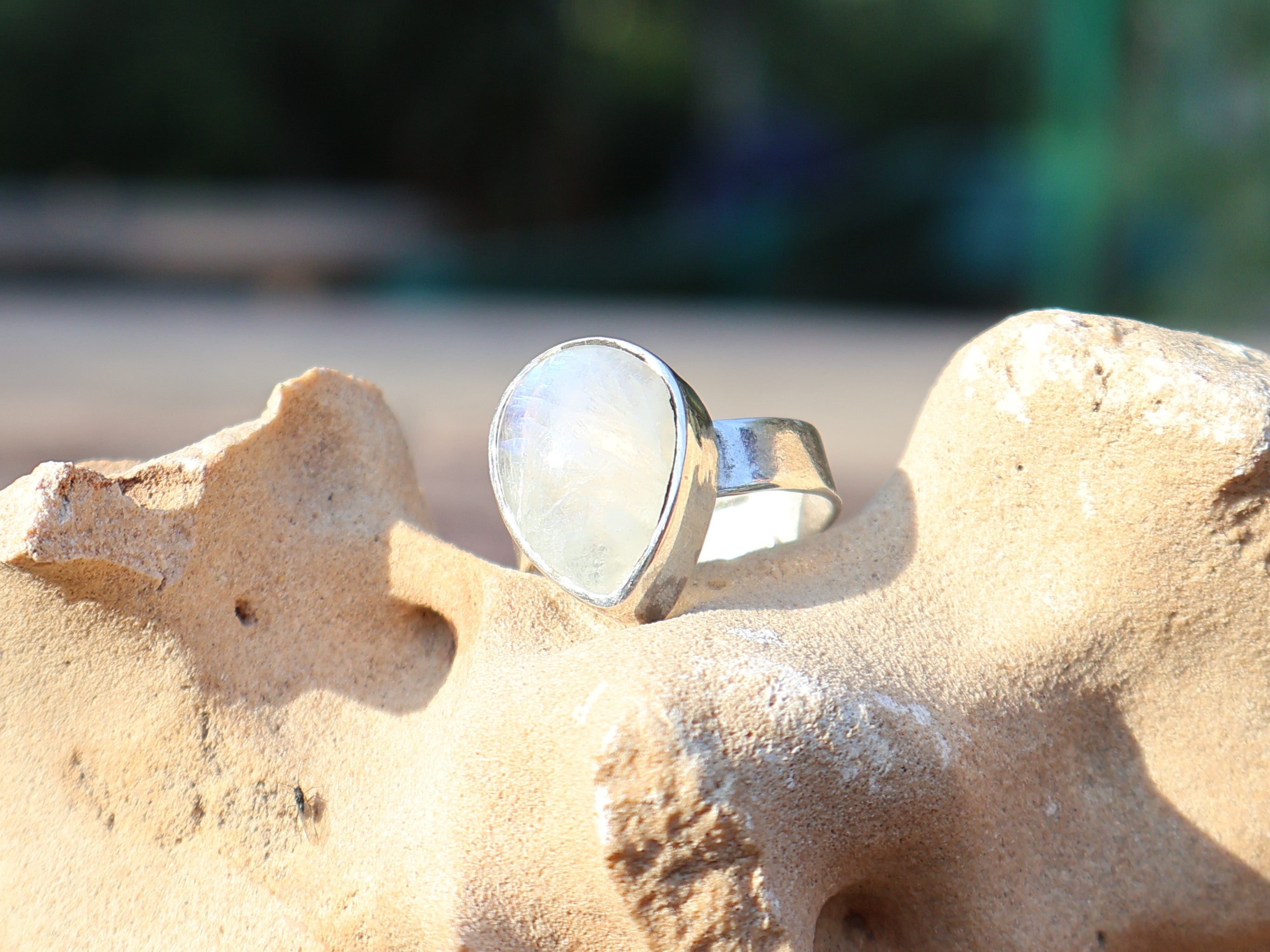 Regenbogen-Mondstein-Ring in Tropfenform, 925er Sterlingsilber, Damenring, handgefertigter Silberring, verstellbarer Ring, Geschenk für Sie