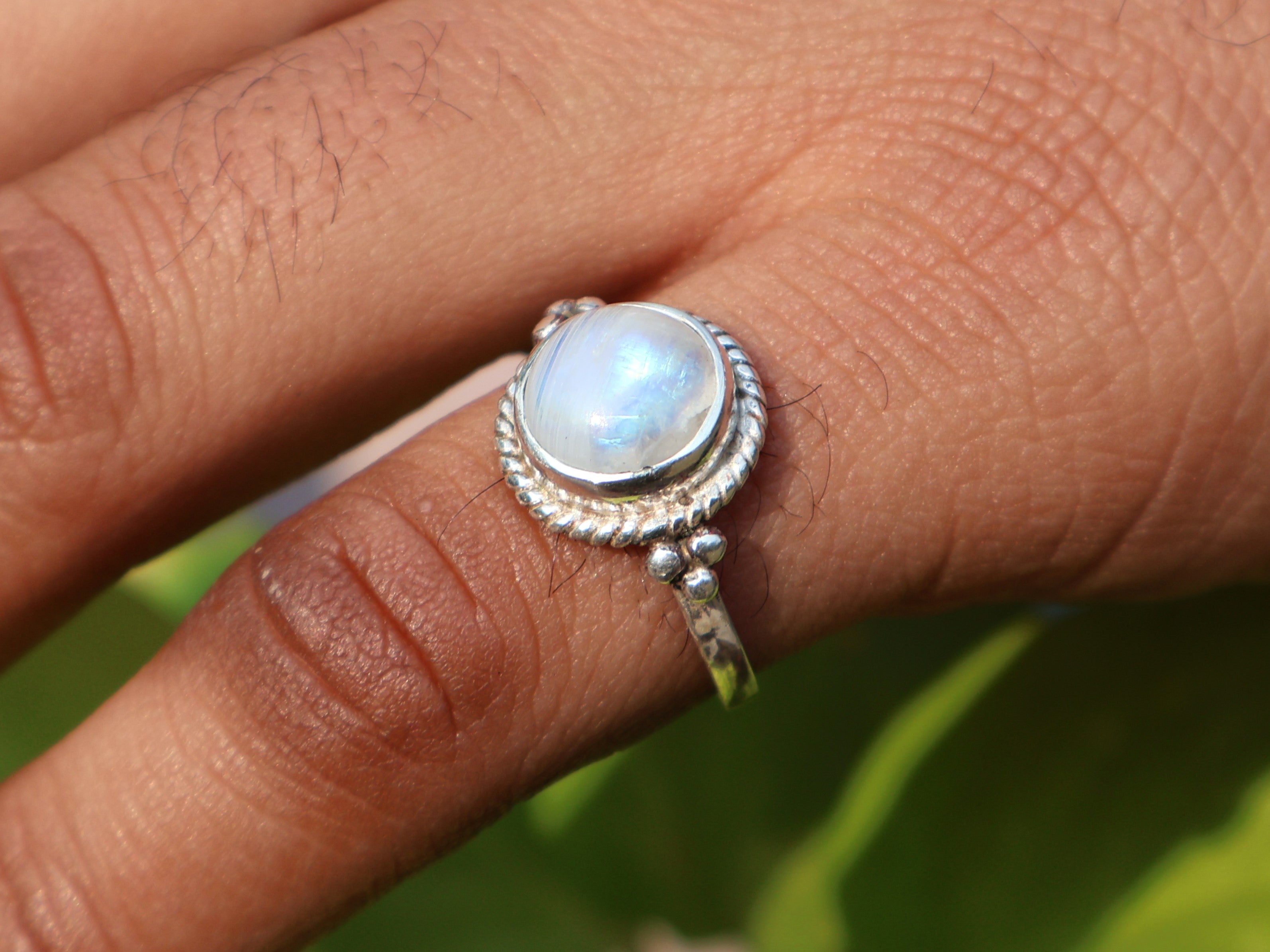 Runder Regenbogen-Mondstein-Ring 925 Sterling Silber Ring Damen Ring Handgefertigter Silberring Geschenk für Sie