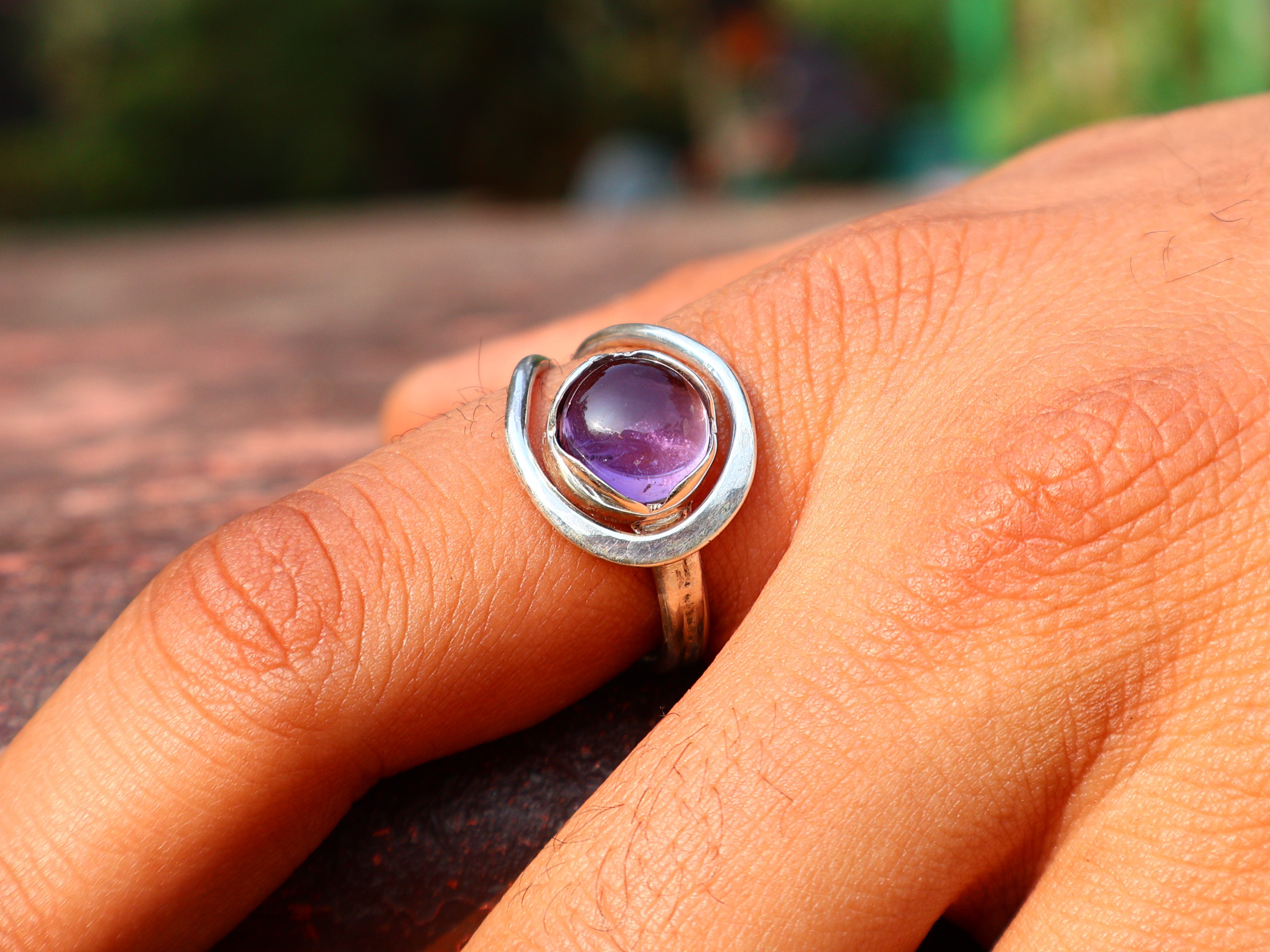 Wunderschöner Amethystring Geburtsstein Februar Runder Amethyst Designerring Geschenk für Sie Silber Amethystring Geschenk für Sie