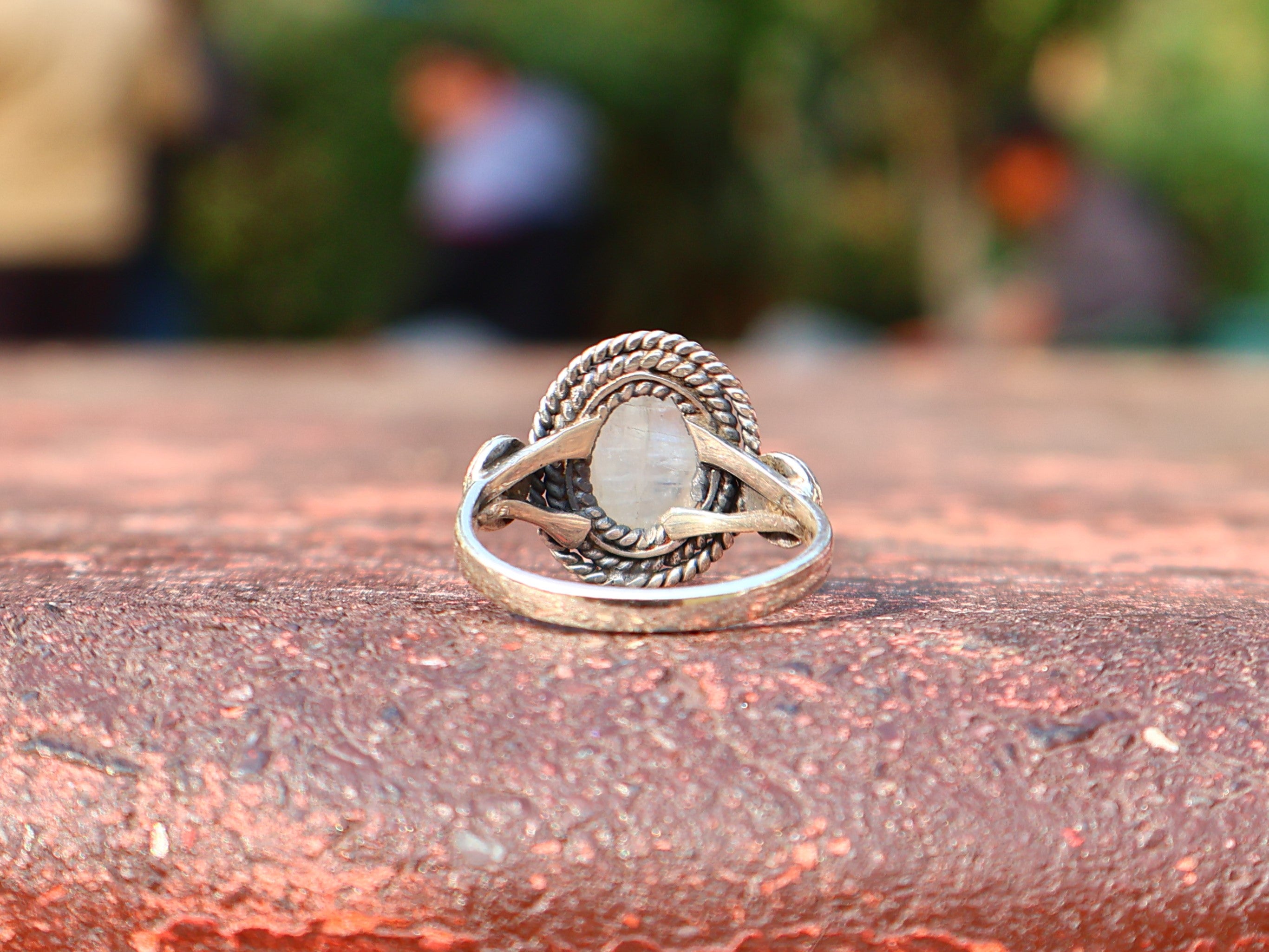 Regenbogen Mondstein Ring Handgefertigt 925 Sterling Silber Ovaler Mondstein Geschenk Für Sie Boho Zierlicher Ring