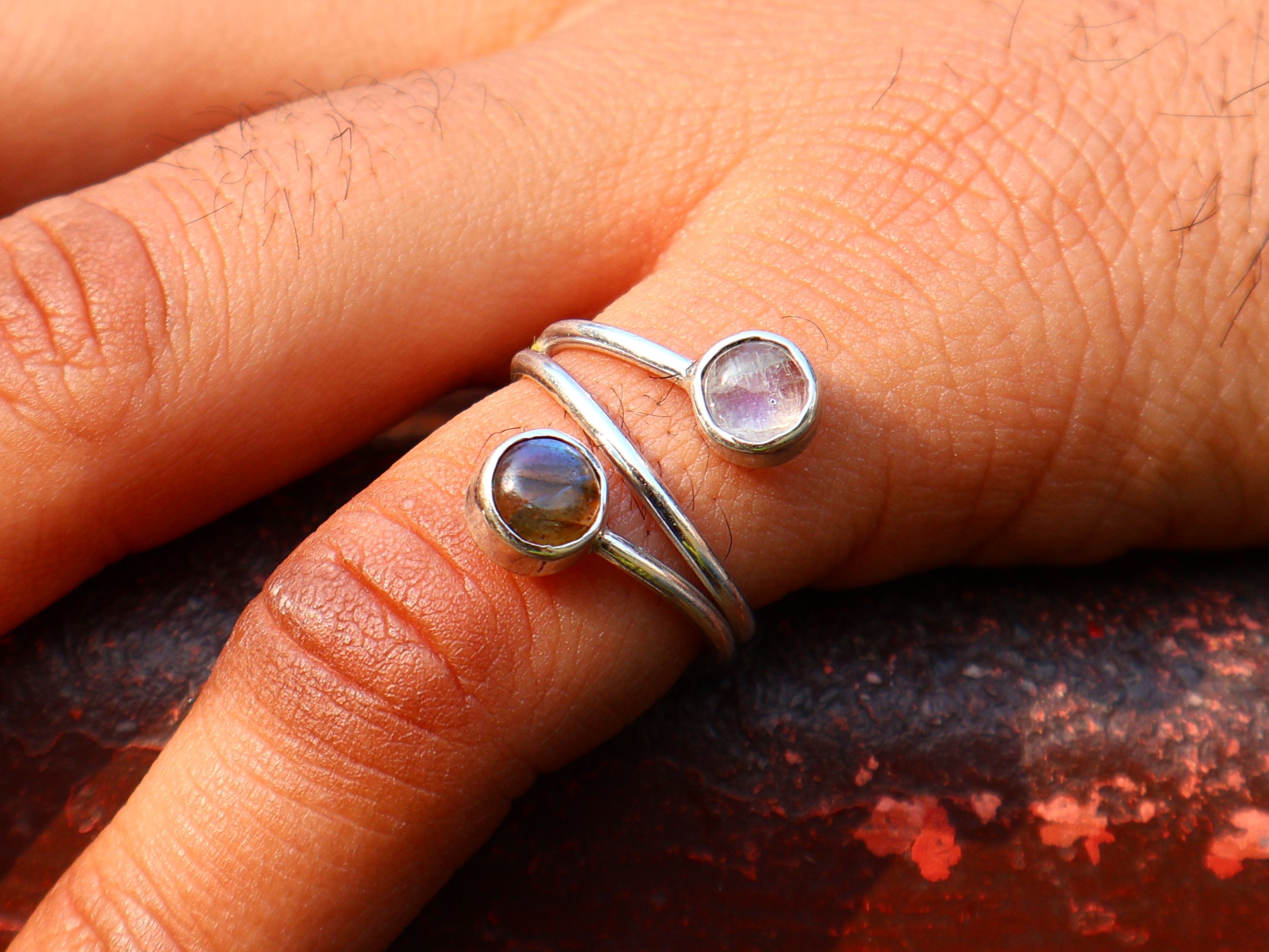 Mondstein- und Labradoritring 925 Silberring Verstellbarer handgefertigter Statement-Ring Zweistein-Ring Geschenk für sie