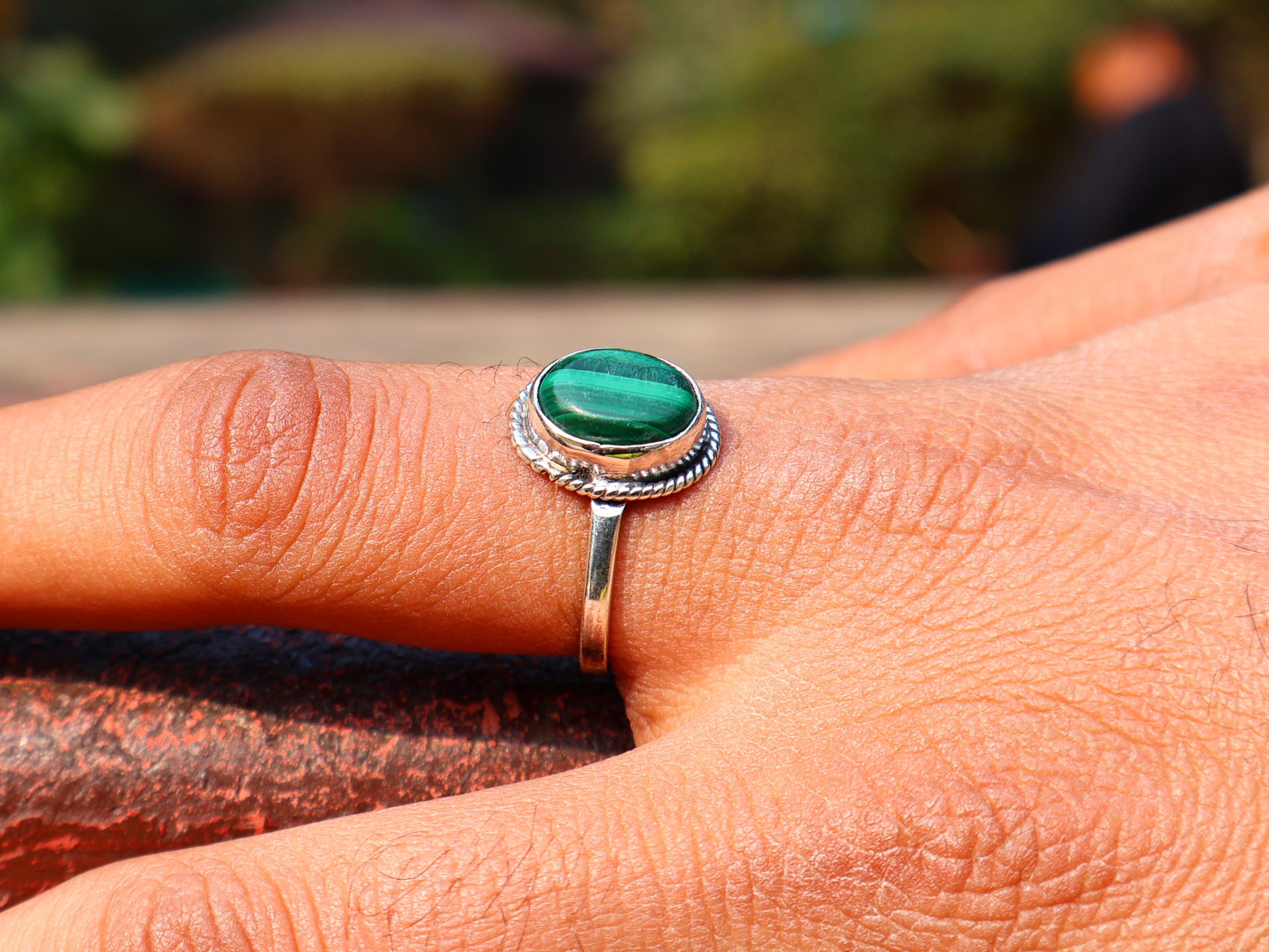 Malachit-Ring Ovaler Edelsteinring Geburtssteinring Verlobungsring Zierlicher Silberring 925er Sterlingsilber