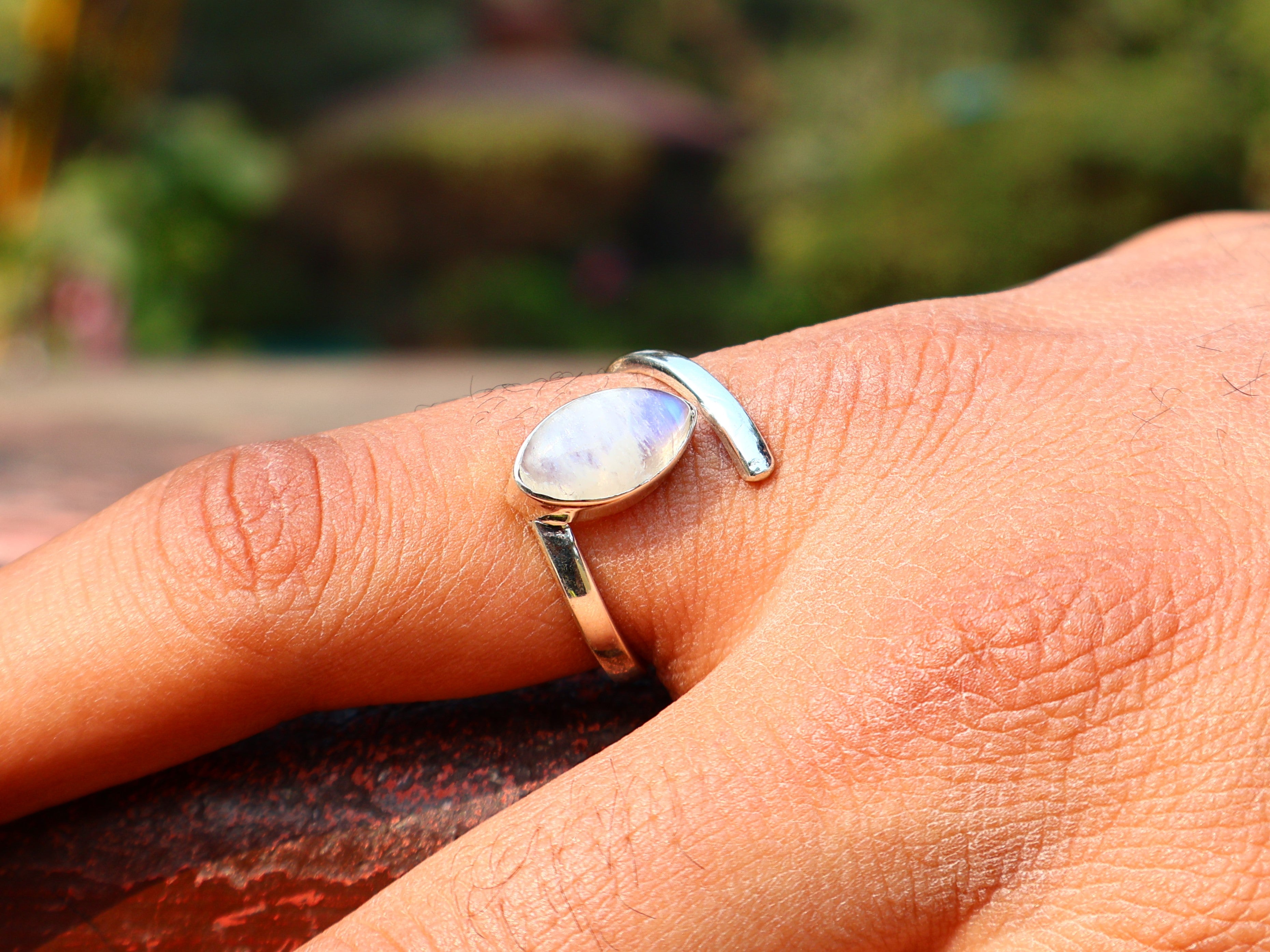 Regenbogenmondsteinring Damen Stapelring Blauer Feuerring Geburtsstein-Edelsteinring Verstellbarer Ring