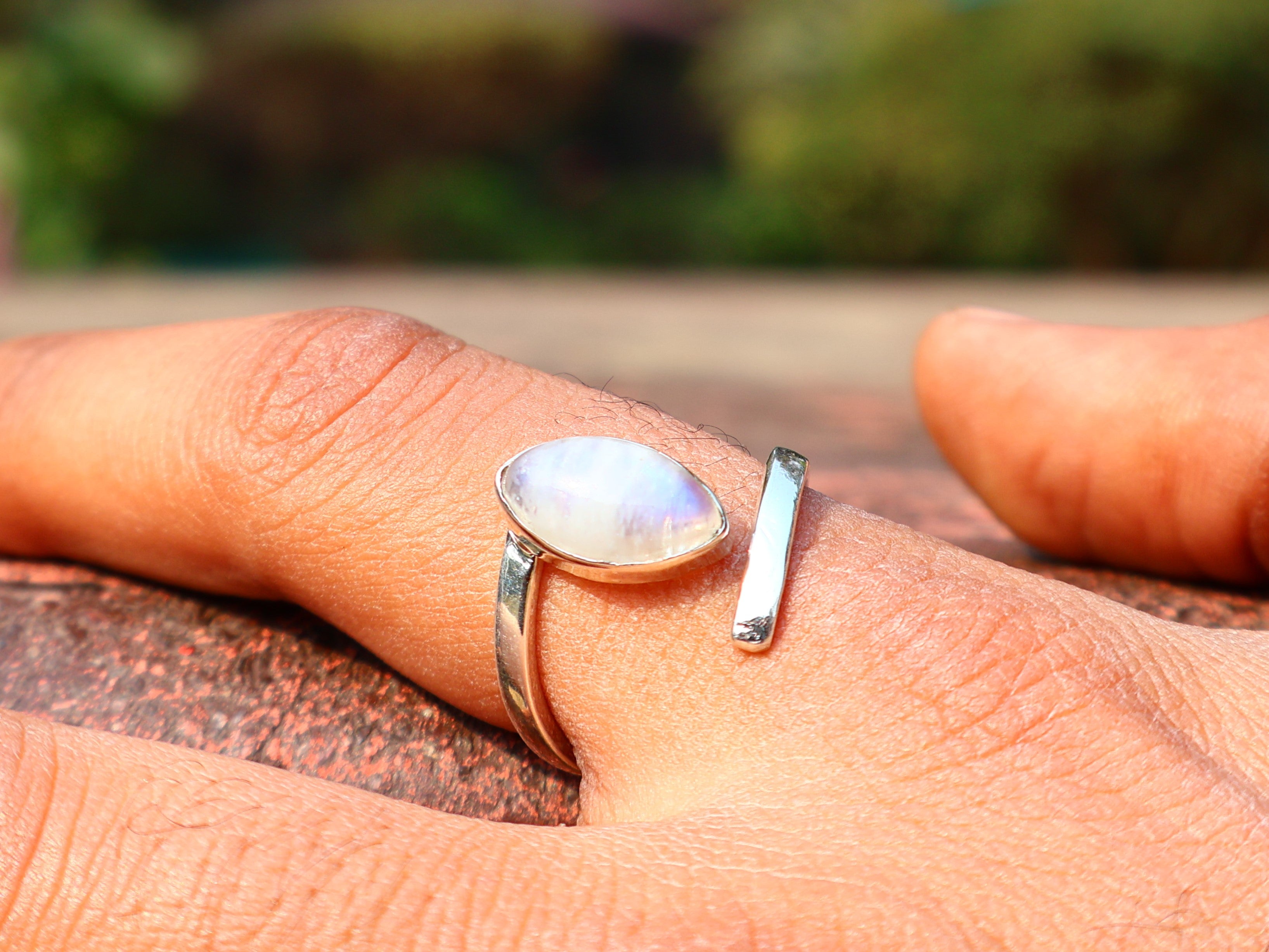 Regenbogenmondsteinring Damen Stapelring Blauer Feuerring Geburtsstein-Edelsteinring Verstellbarer Ring