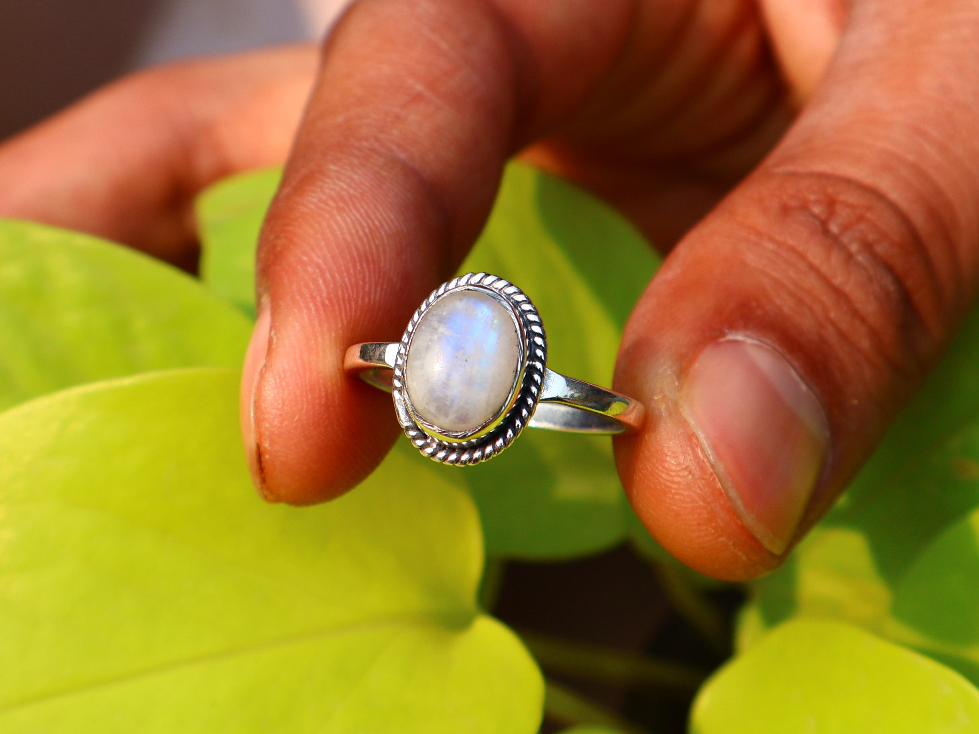 Regenbogen-Mondstein-Ring Damen Stapelring Blauer Feuerring Geburtsstein Oval Edelsteinring Geschenk Für Sie