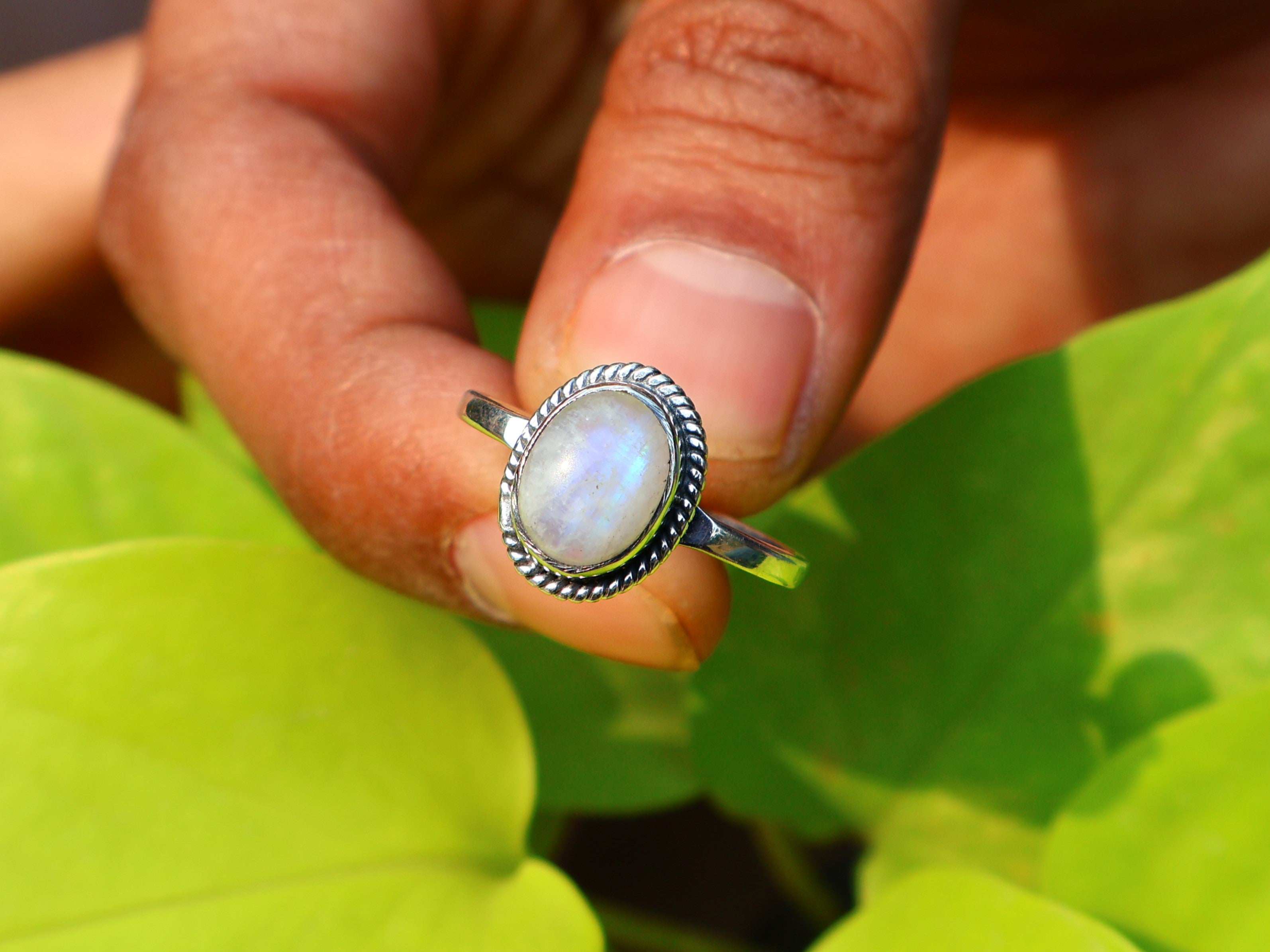 Regenbogen-Mondstein-Ring Damen Stapelring Blauer Feuerring Geburtsstein Oval Edelsteinring Geschenk Für Sie