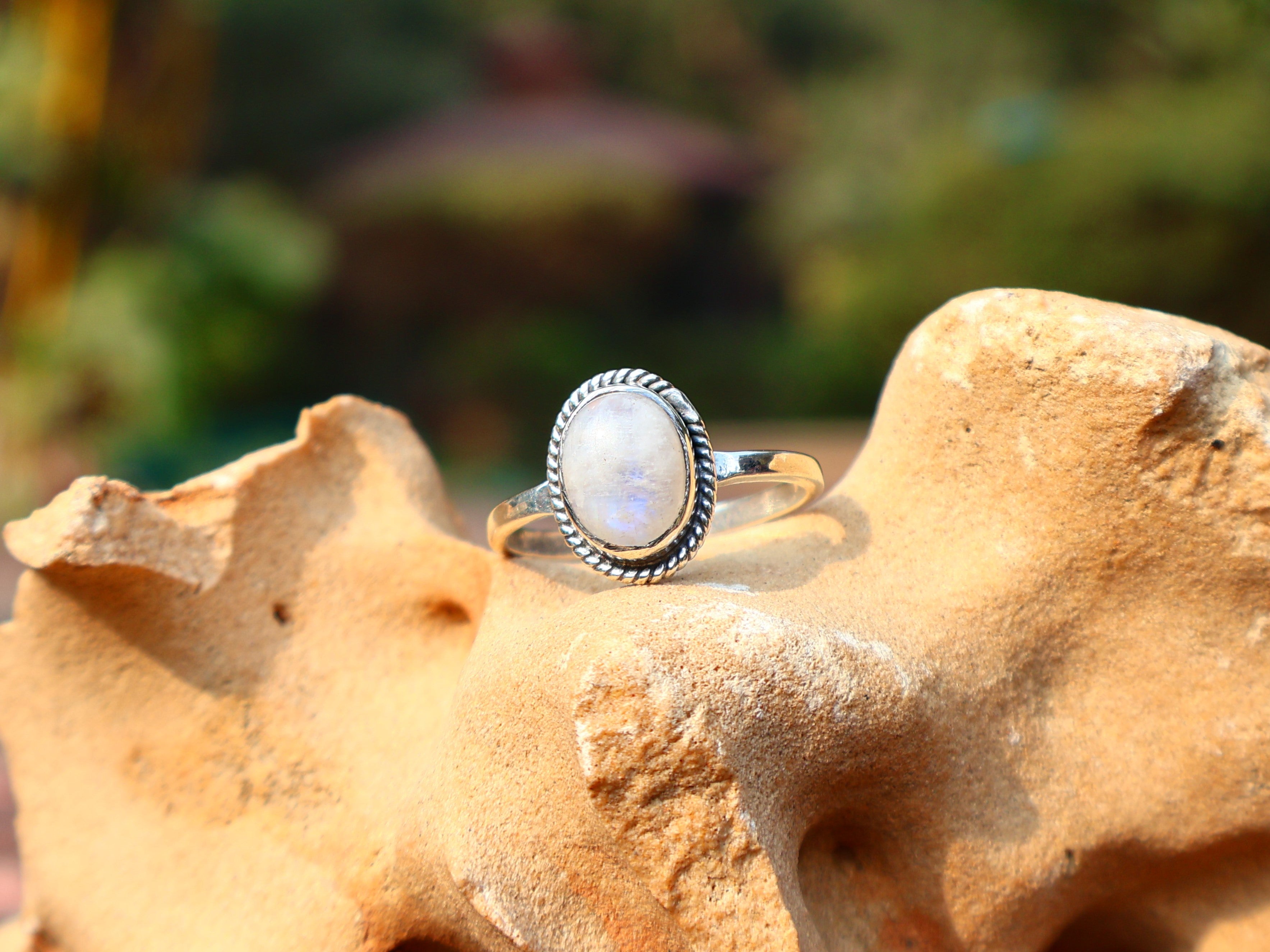 Regenbogen-Mondstein-Ring Damen Stapelring Blauer Feuerring Geburtsstein Oval Edelsteinring Geschenk Für Sie