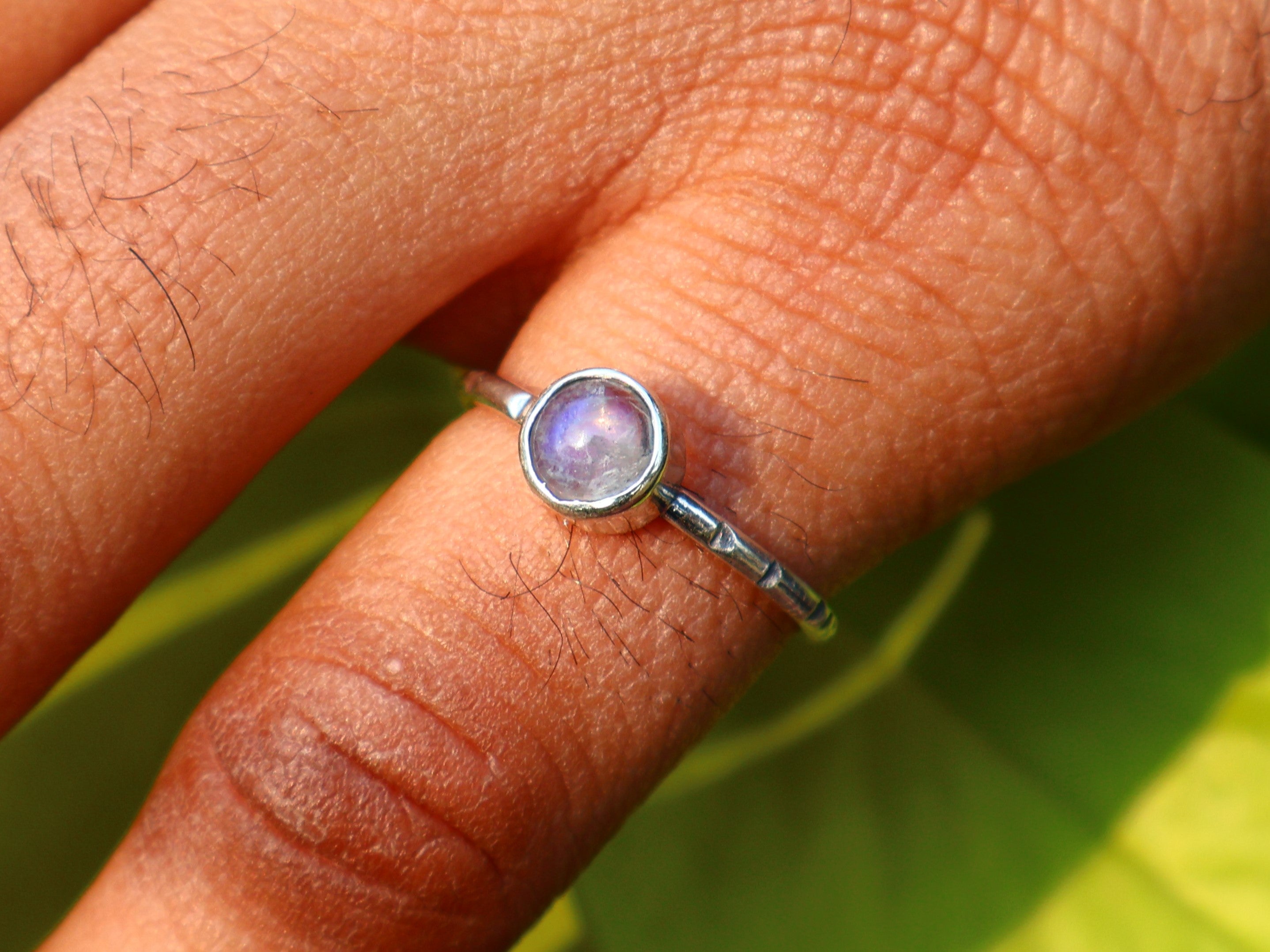 Regenboogmaansteen Ring Dames Ring Stapelring Blauw Vuur Ring Geboortesteen Ronde Edelsteen Ring Sieraden
