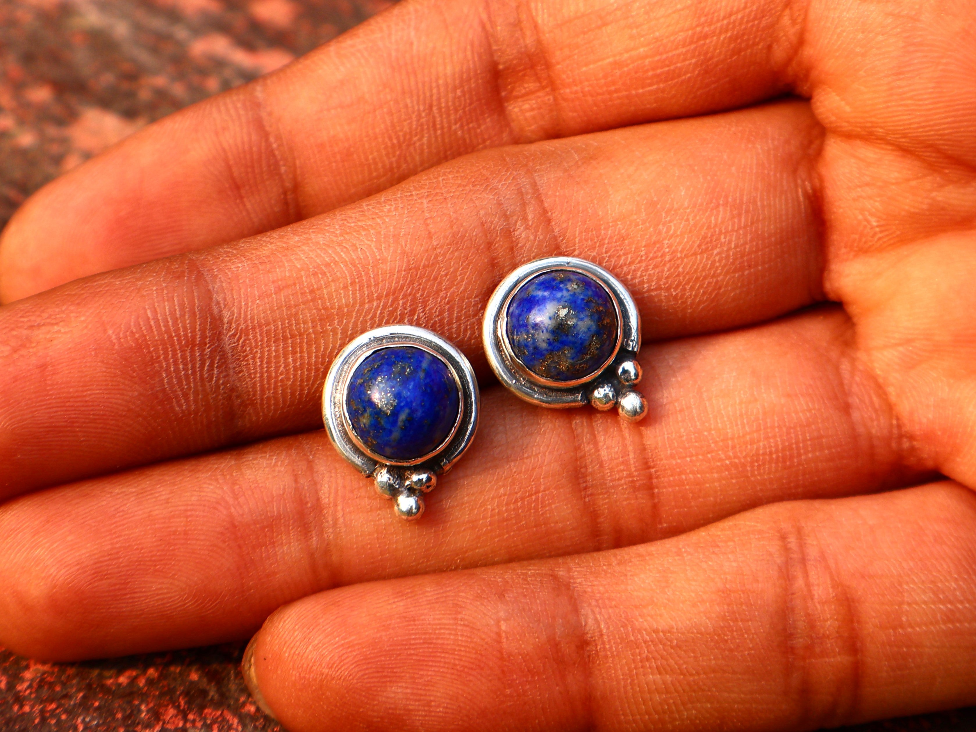 Lapislazuli Ohrstecker 925 massives Sterlingsilber handgefertigte Ohrstecker Alltagsohrringe für Frauen Geschenk für Schwester