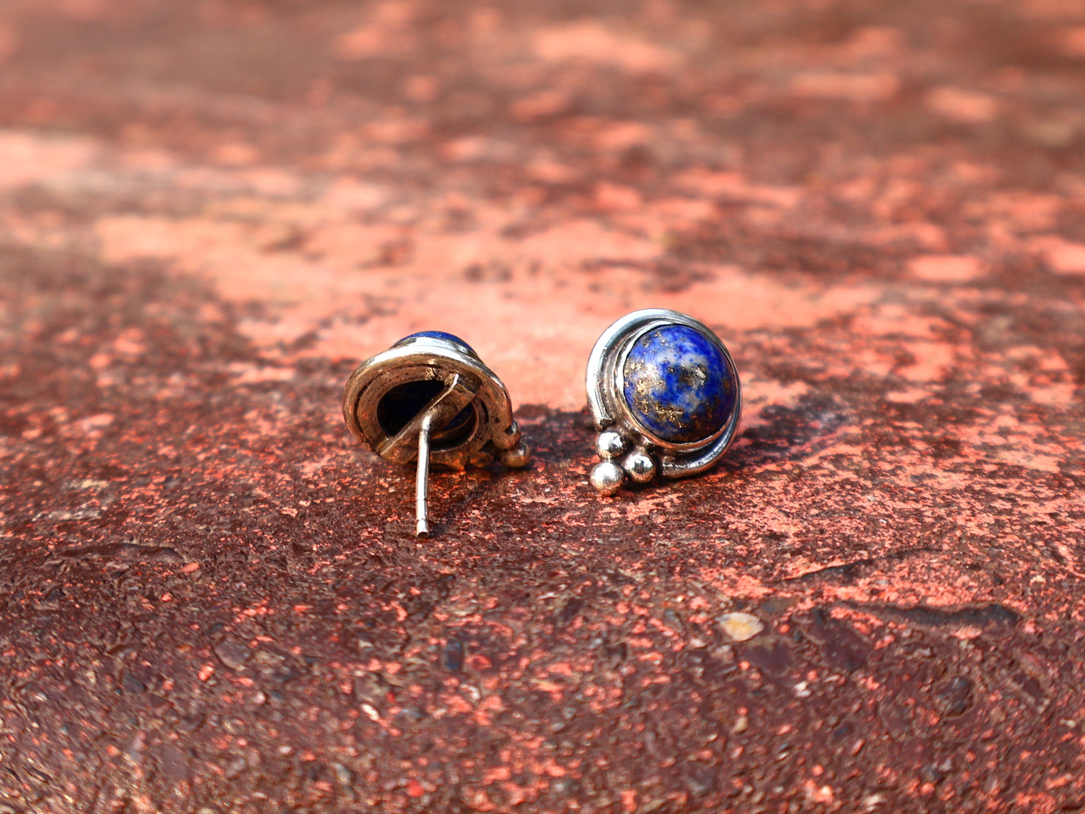 Lapislazuli Ohrstecker 925 massives Sterlingsilber handgefertigte Ohrstecker Alltagsohrringe für Frauen Geschenk für Schwester