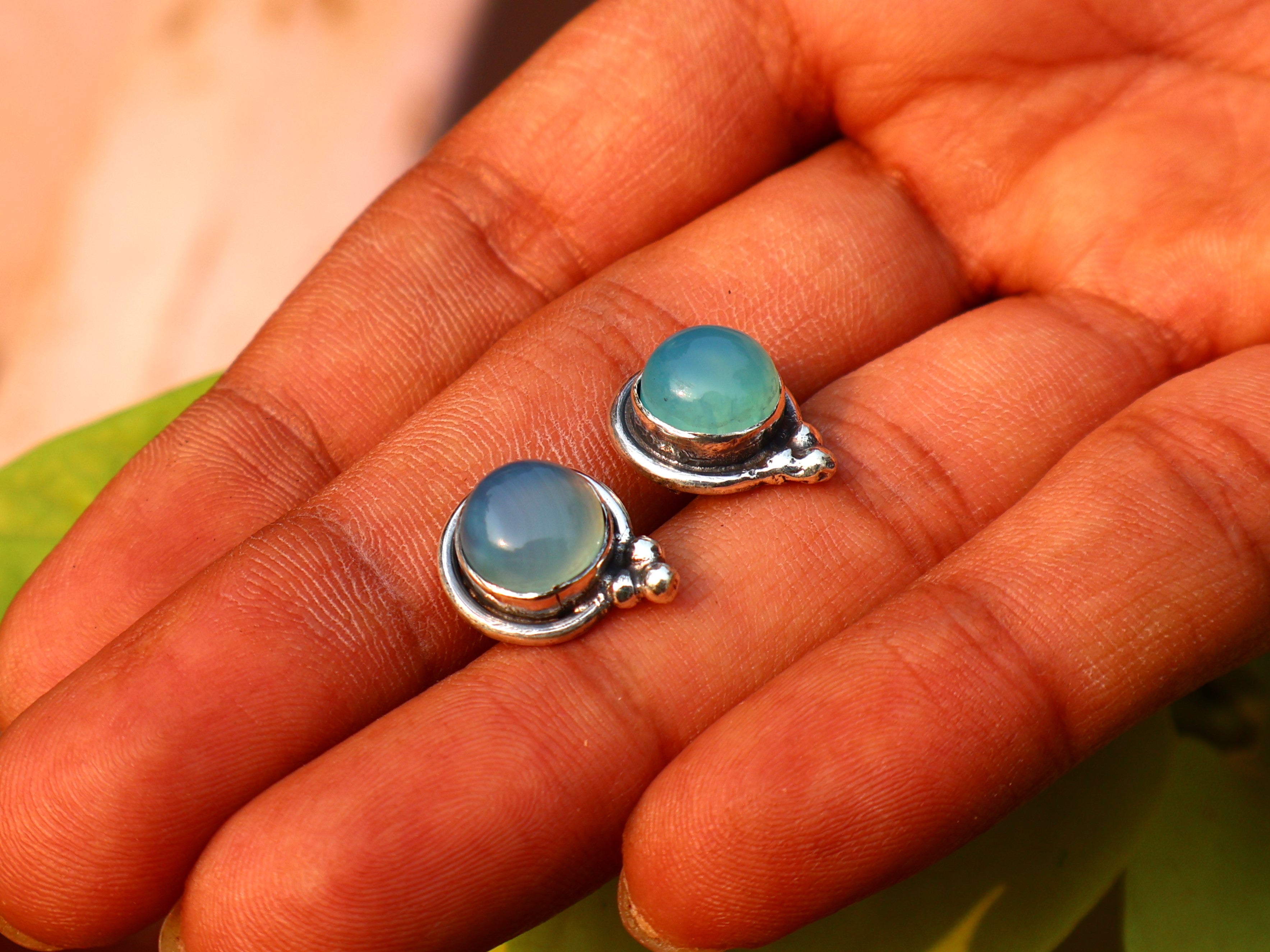 Ohrstecker aus Aqua-Chalcedon, 925er Sterlingsilber, handgefertigt, Alltags-Ohrringe für Damen, Geschenk für Sie