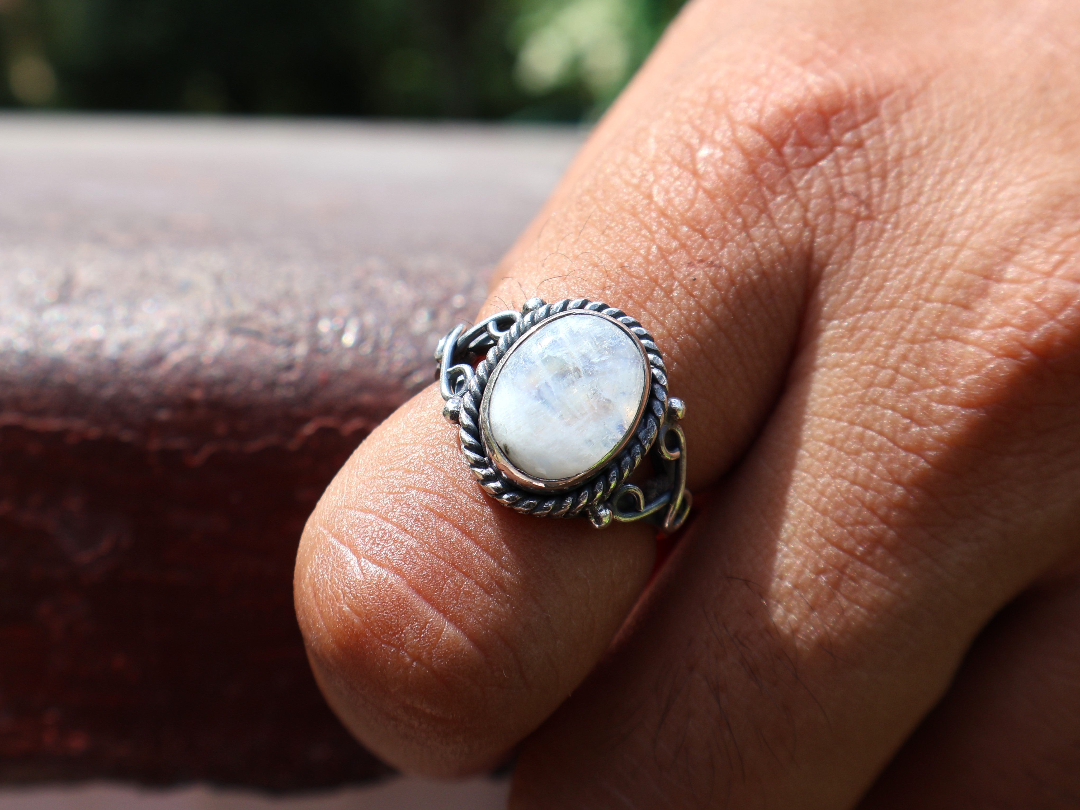 Ovaler Regenbogen-Mondsteinring 925er Sterlingsilber Ring Damen Ring Geburtssteinring Edelsteinring Geschenk für Sie