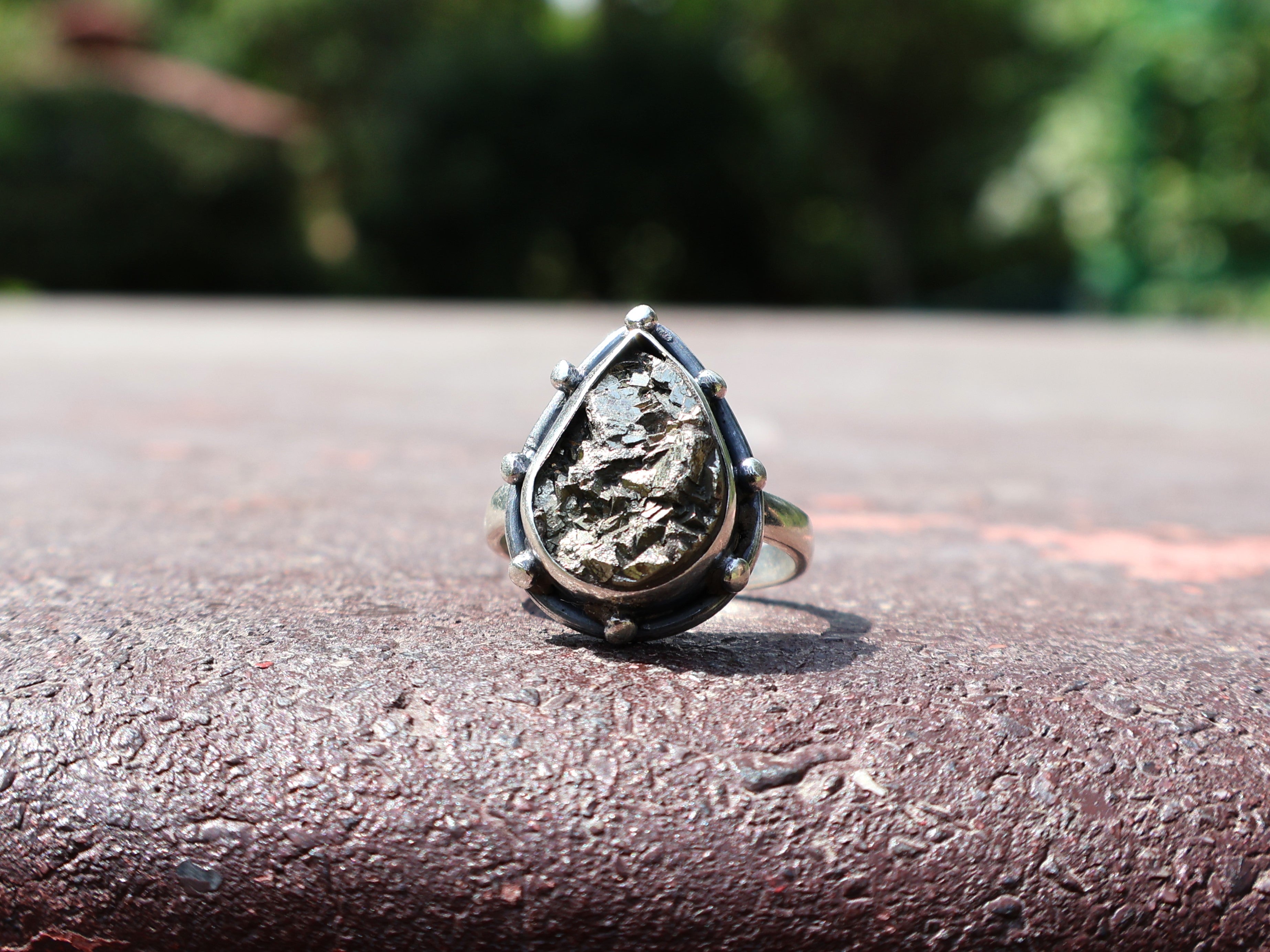 Roh-Pyrit-Edelsteinring Handgefertigter Ring 925er Sterlingsilberring Einzigartiger Ring Tropfenförmiger Ring Geschenk für Sie