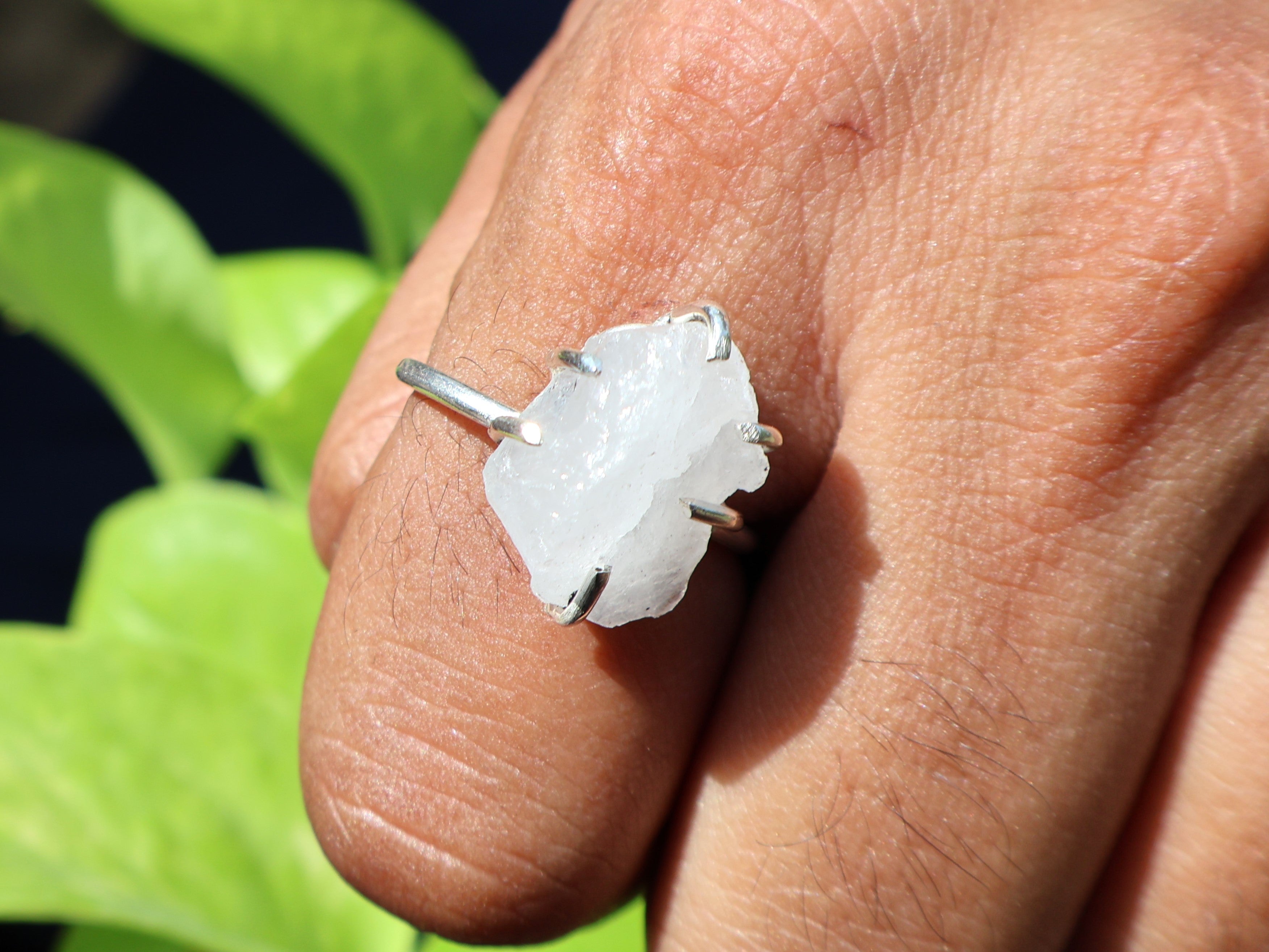 Roher Kristall Quarz Ring Minimalistischer Ring 925 Silber Ring Handgemachter Zierlicher Ring Geschenk für Sie Damenring Weißer Quarz Kristall Ring