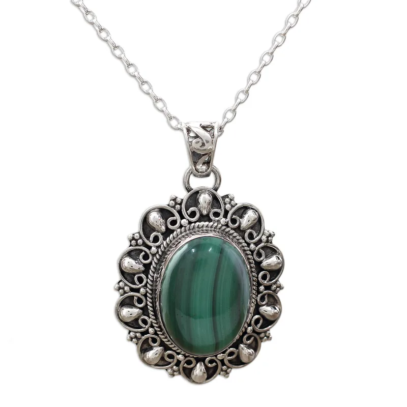 Halskette mit Malachit- und 925er Sterlingsilber-Anhänger, handgefertigter böhmischer Schmuck, Geschenk für Mama & Sie