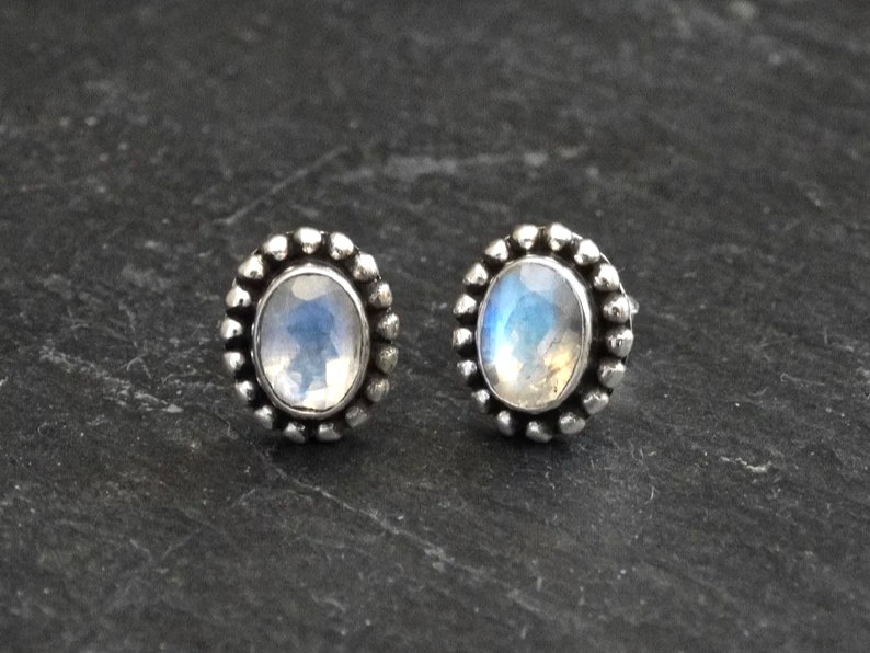 Regenbogen-Mondstein-Ohrringe Silber und Mondstein-Ohrstecker Juni Geburtsstein facettierter Regenbogen-Mondstein 925er Sterlingsilber
