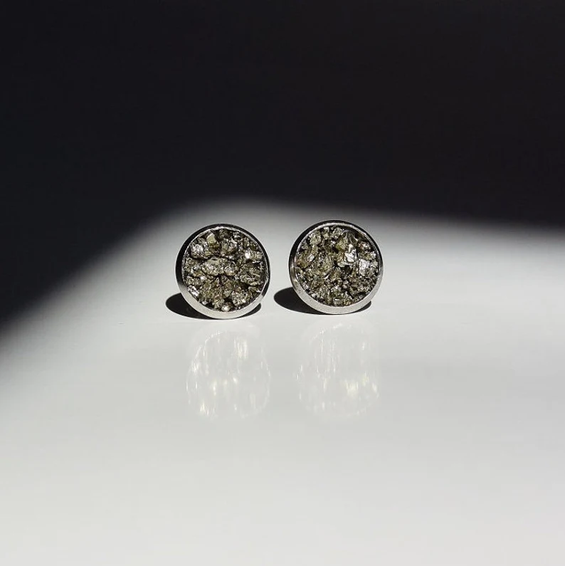 Ohrstecker aus rohem Pyritstein Handgemachter böhmischer Schmuck 925 Sterling Silber Geburtstagsgeschenk für sie