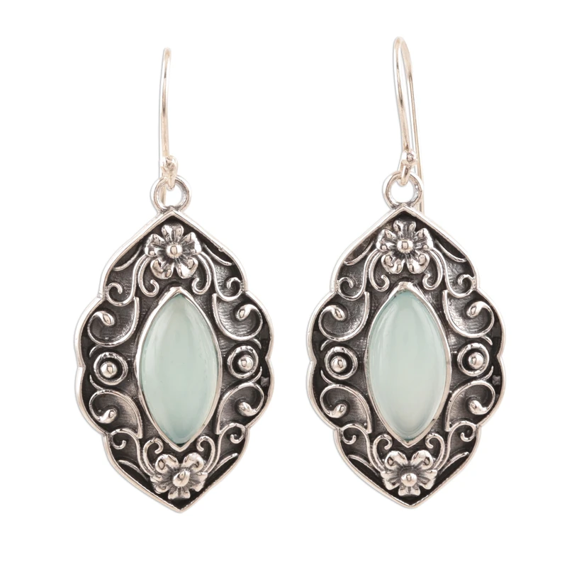 Blaue Chalcedon Blumen-Ohrhänger aus Indien 925er Massivsilber Handgemachter Boho Zarter Schmuck Geschenk für sie