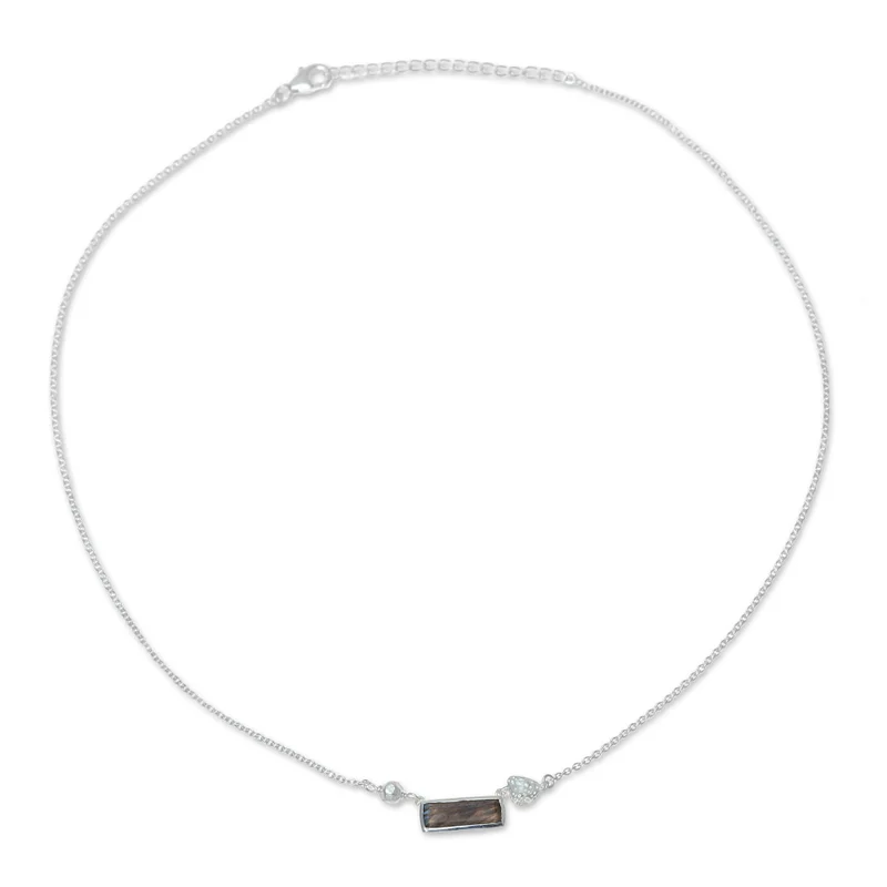 Sliver of Dusk Moderne Labradorit- und Sterlingsilber-Anhänger Halskette Boho Zarter Labradorit-Schmuck Geschenk für sie