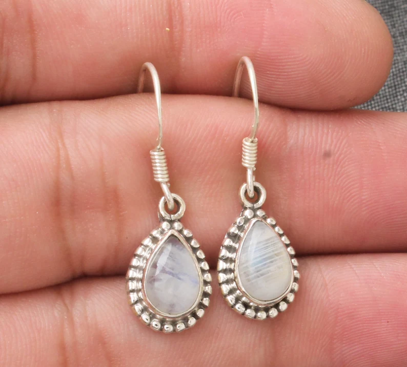 Natürlicher Regenbogen-Mondstein 925 Sterling Silber Tropfenohrringe für Damen Handgemachte Birnenstein-Ohrringe Geschenk für Sie
