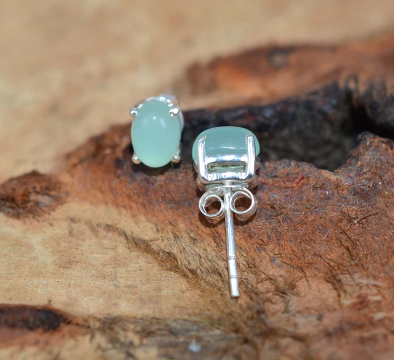 Aquachalzädon-Ohrringe, Ohrstecker aus Silber und Edelsteinen, Geburtssteinschmuck März, 925er Sterlingsilber