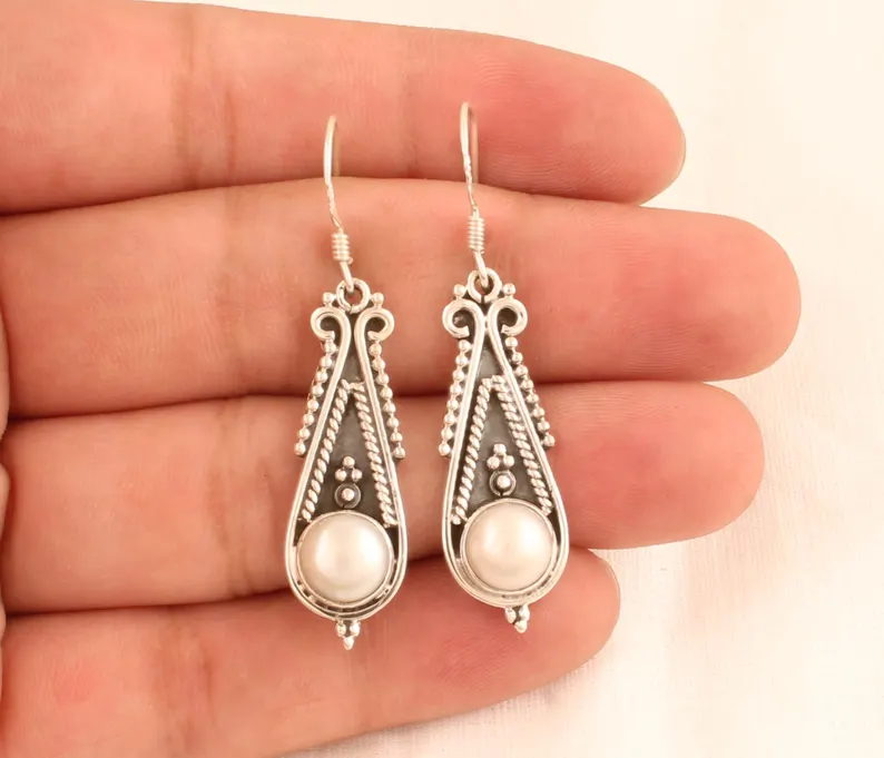 Wunderschöner Perlenohrring, hochwertiger Edelsteinohrring, 925er Sterling Silber Ohrring, Hochzeits-Ohrring, Antiksilber-Ohrring, Jahrestagsgeschenk-Ohrring