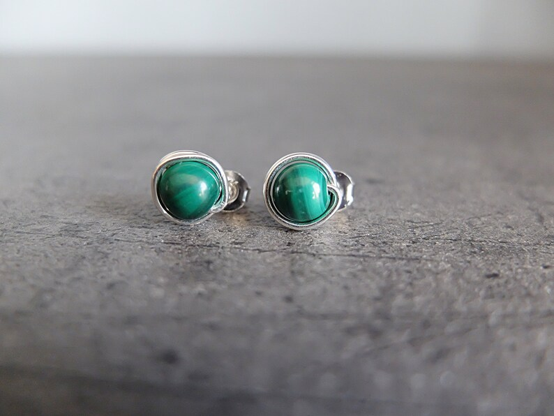925er Sterlingsilber, neues Design, Malachit-Edelstein-Ohrstecker, Designer-Ohrstecker, Geburtsstein für den Monat April, handgefertigter Schmuck, Geschenk für sie
