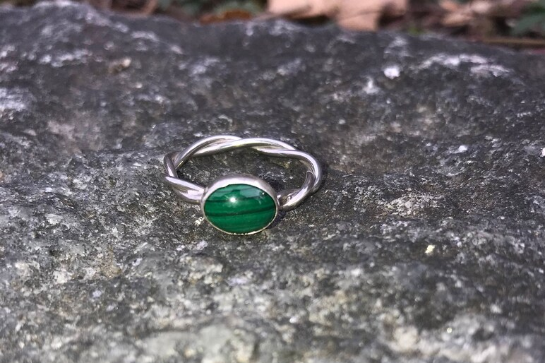 Malachite 925 Sterling Silver Twist Band Ring Oval Malachite Cabochon Women Ring Wedding Ring Partywear Ring