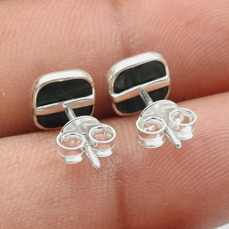Malachit Ohrstecker Silber Ohrstecker Minimalistische Ohrringe Einfache Ohrstecker Natürlicher Malachit Schmuck Echter 925 Sterling Silber Geburtsstein Ohrstecker