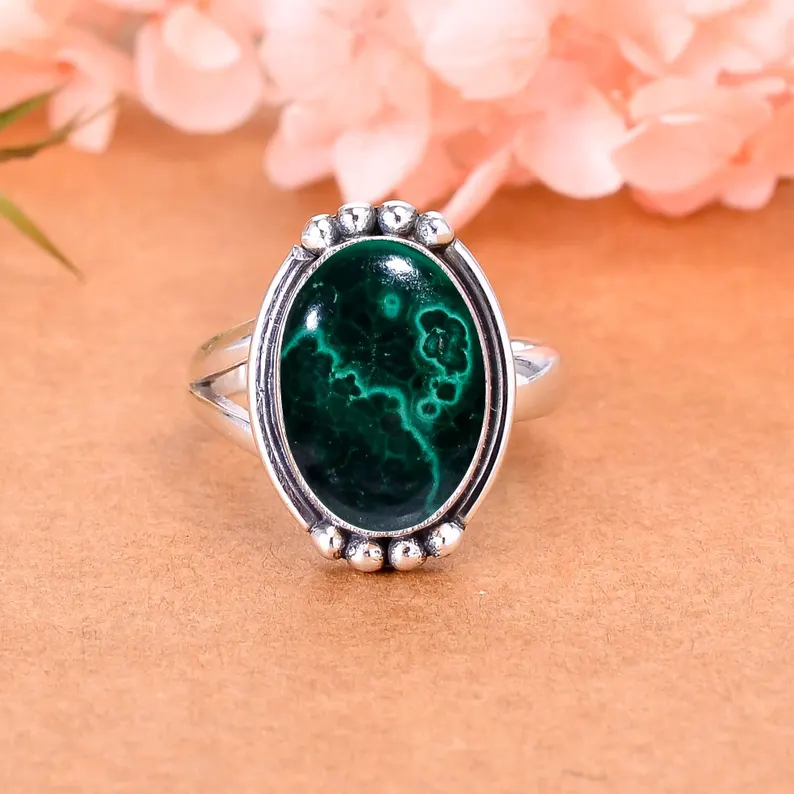 Malachit-Ring, handgefertigter Schmuck aus 925er Sterlingsilber mit gestempeltem Malachit und natürlichem ovalem Malachit-Edelstein