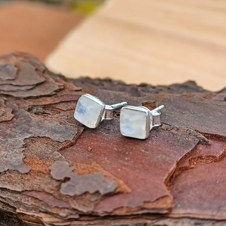Ohrstecker aus Sterlingsilber mit quadratischem Mondstein, Edelstein-Ohrstecker für Damen, blaue Mondstein-Ohrstecker für Sie, Geschenk für Sie